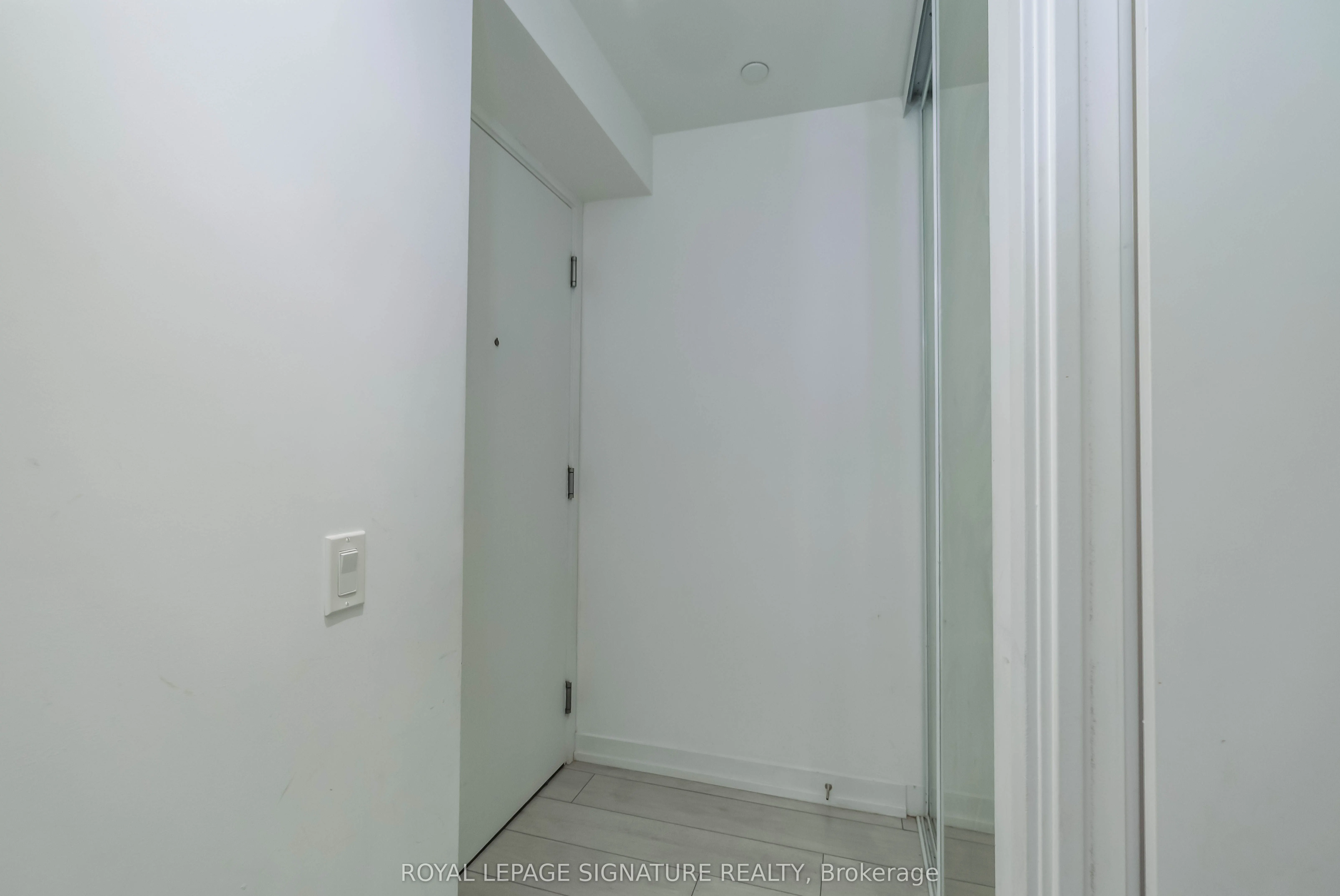 950 Portage Parkway, #1810