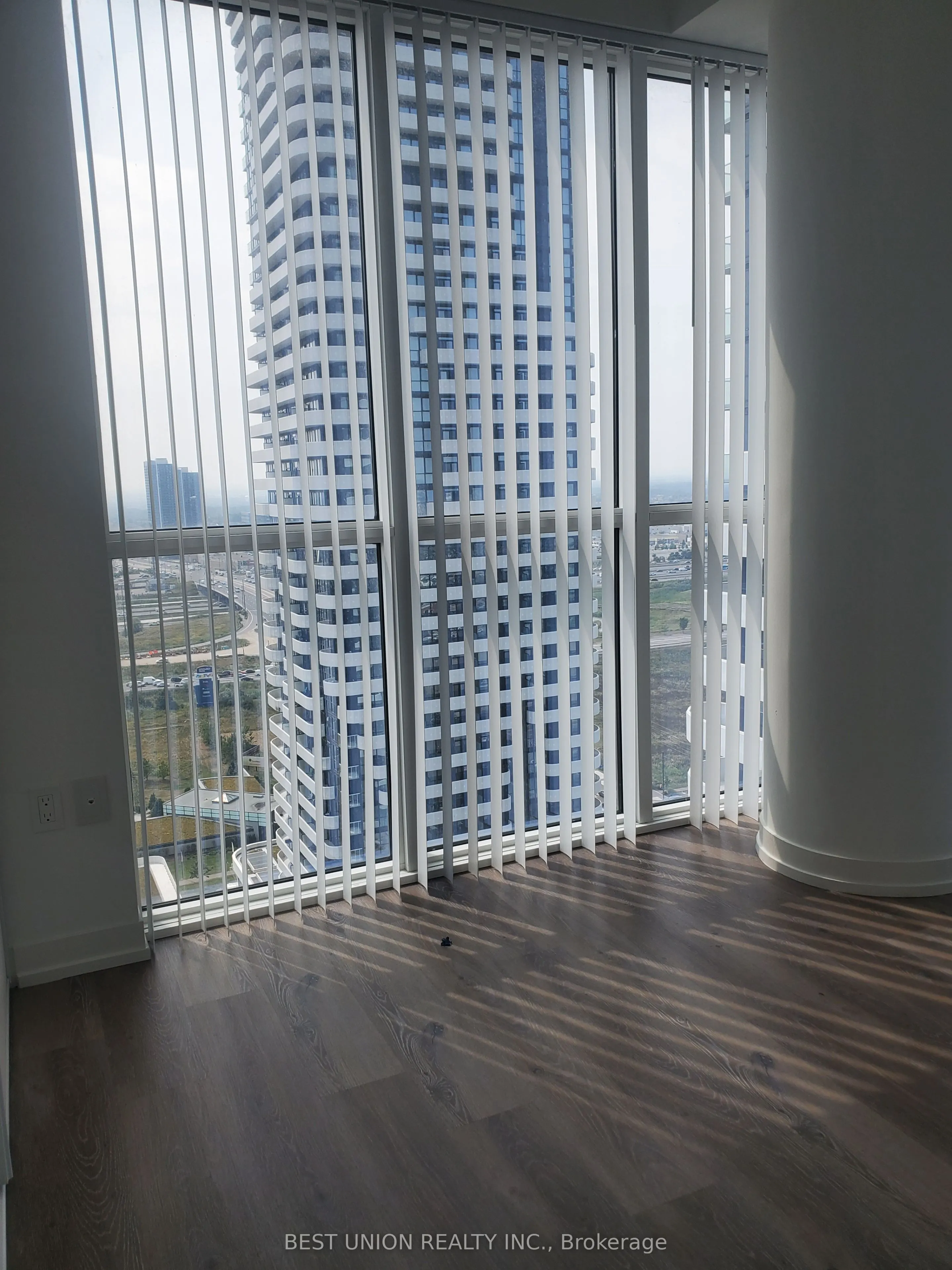 28 Interchange Way, #2803