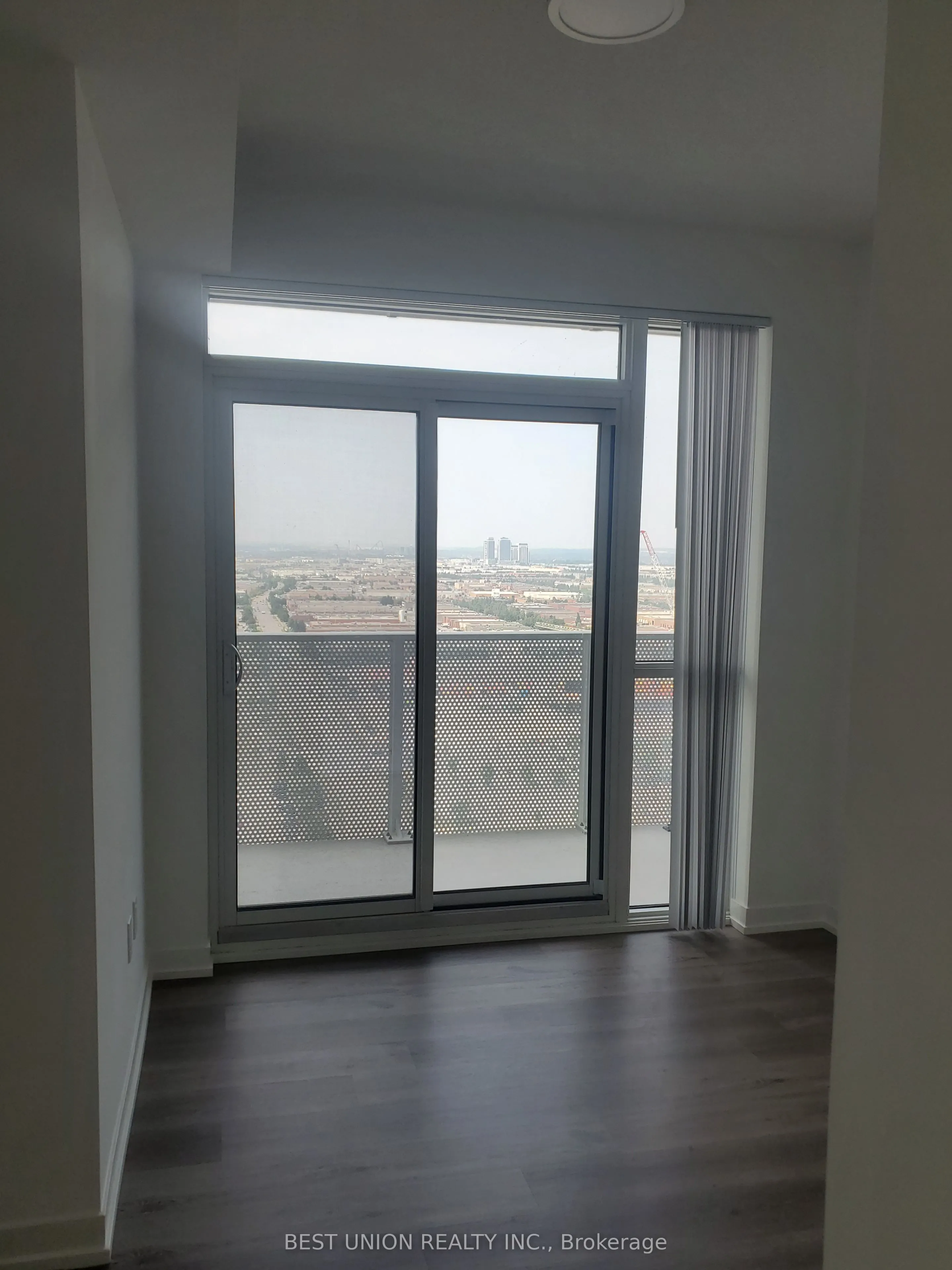 28 Interchange Way, #2803