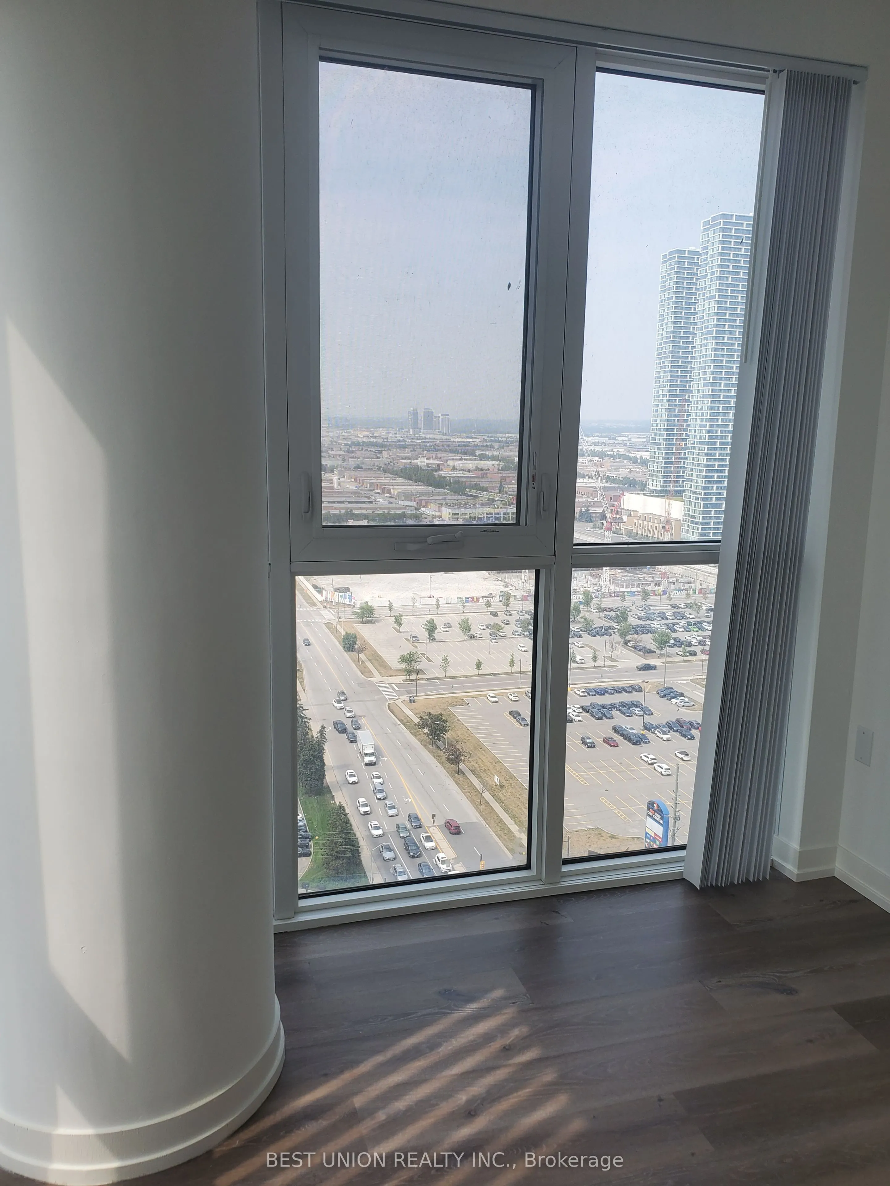 28 Interchange Way, #2803