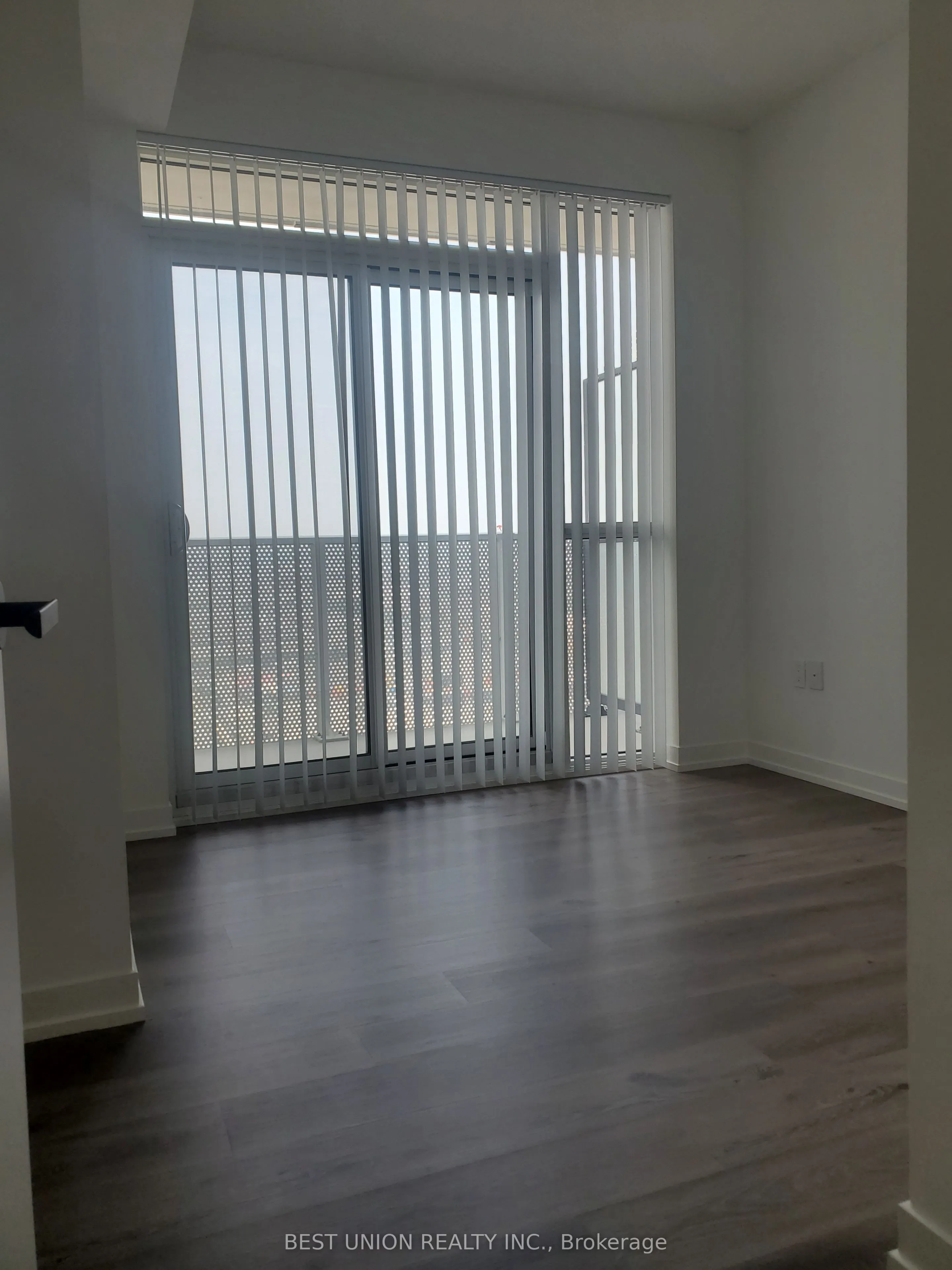 28 Interchange Way, #2803