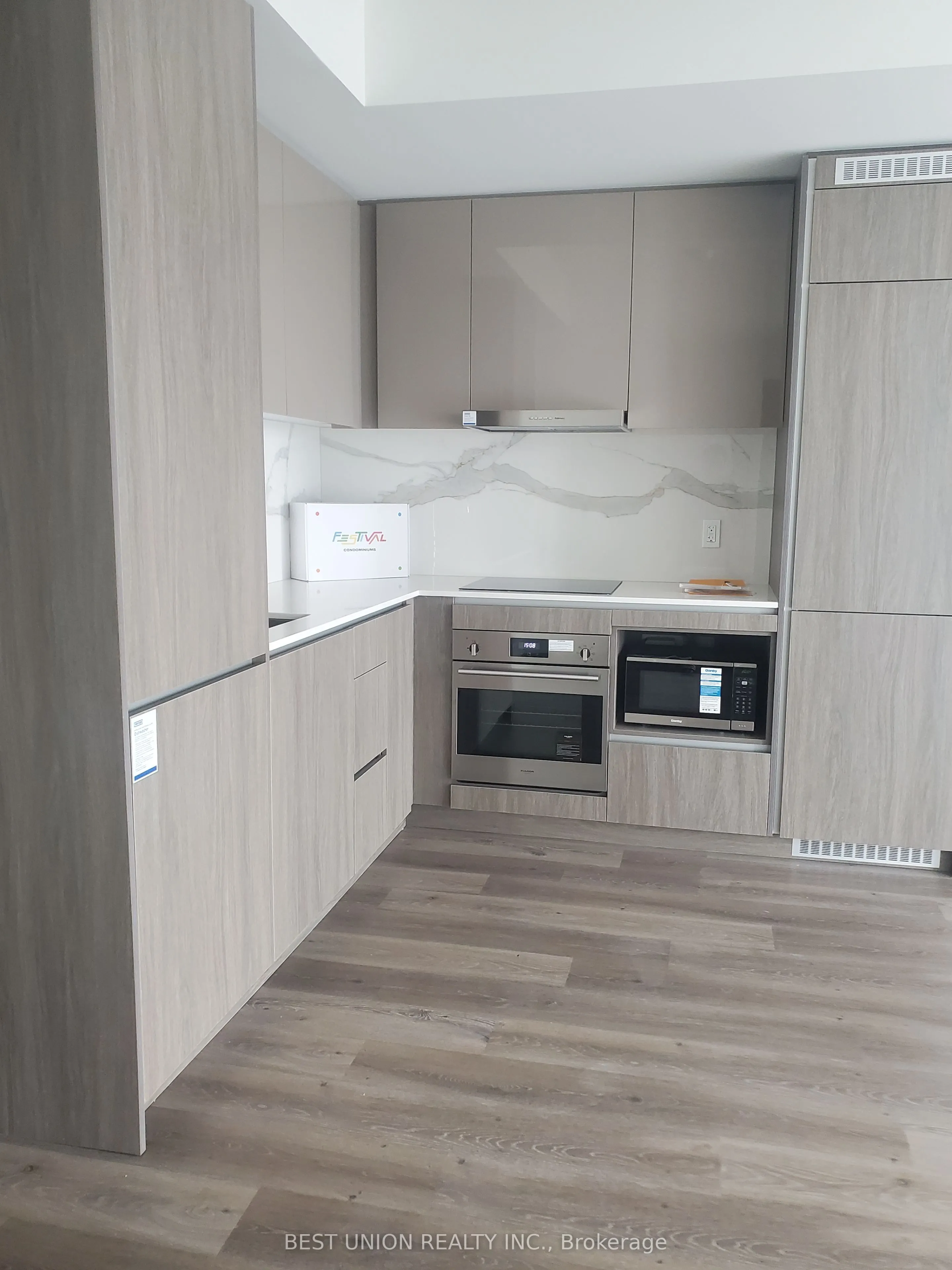 28 Interchange Way, #2803
