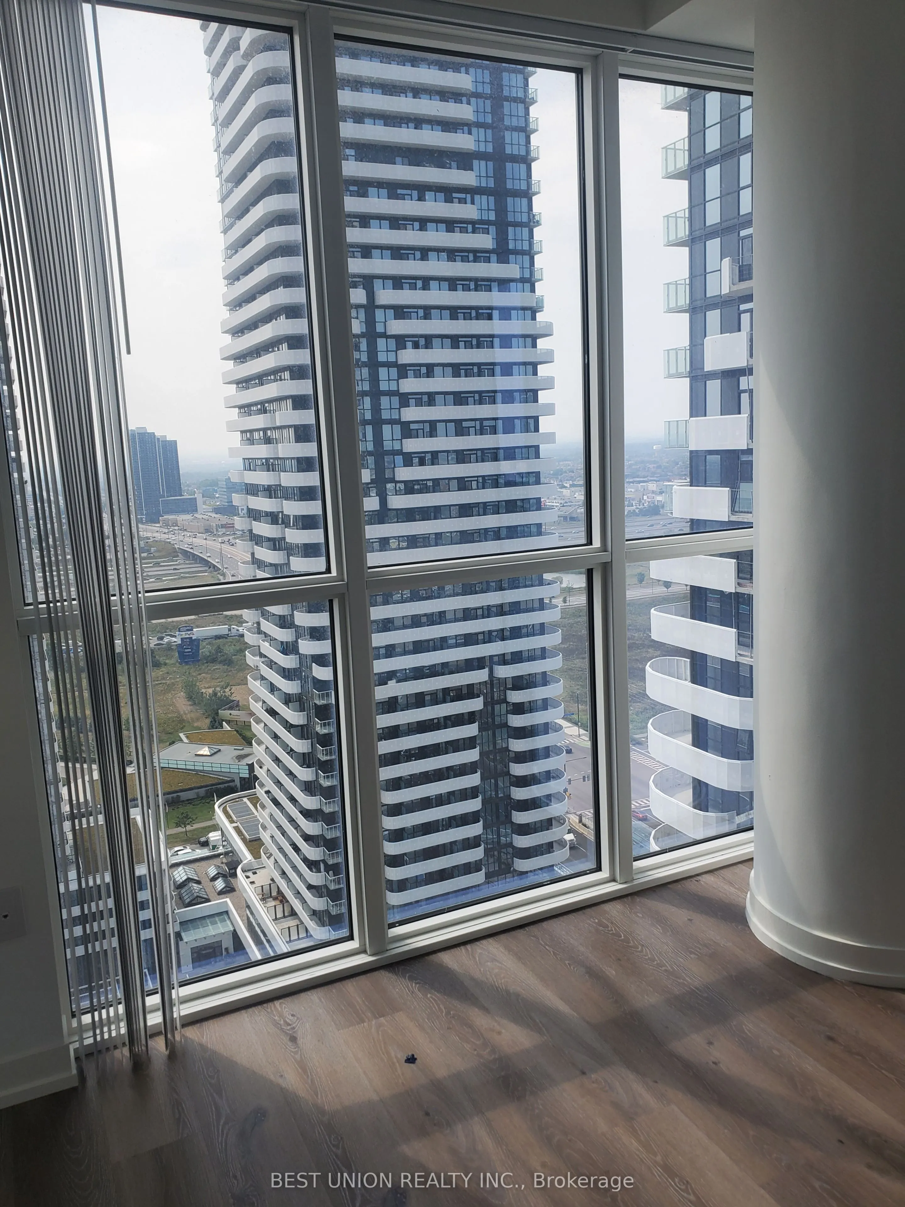 28 Interchange Way, #2803