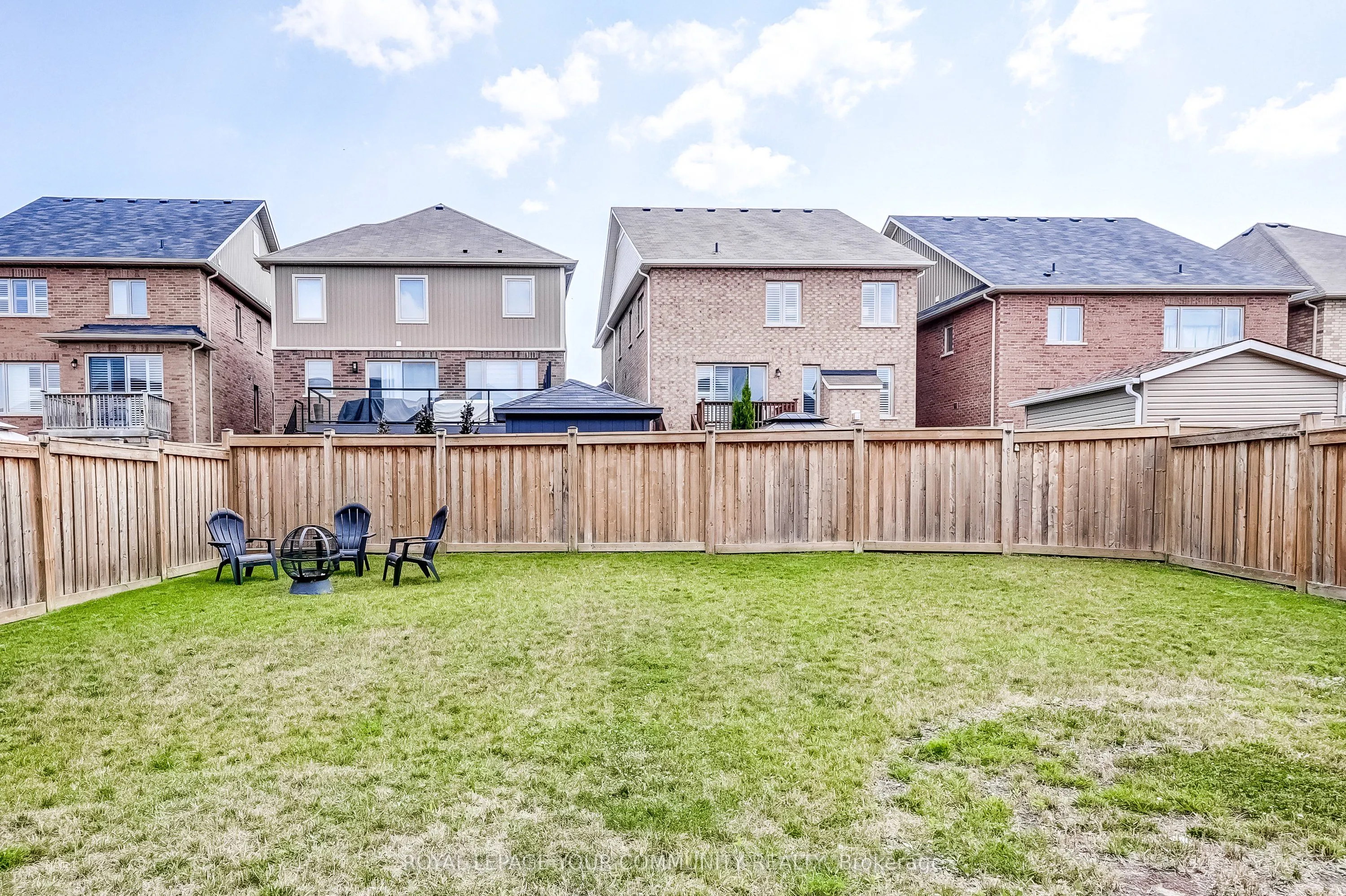 136 Casserley Crescent
