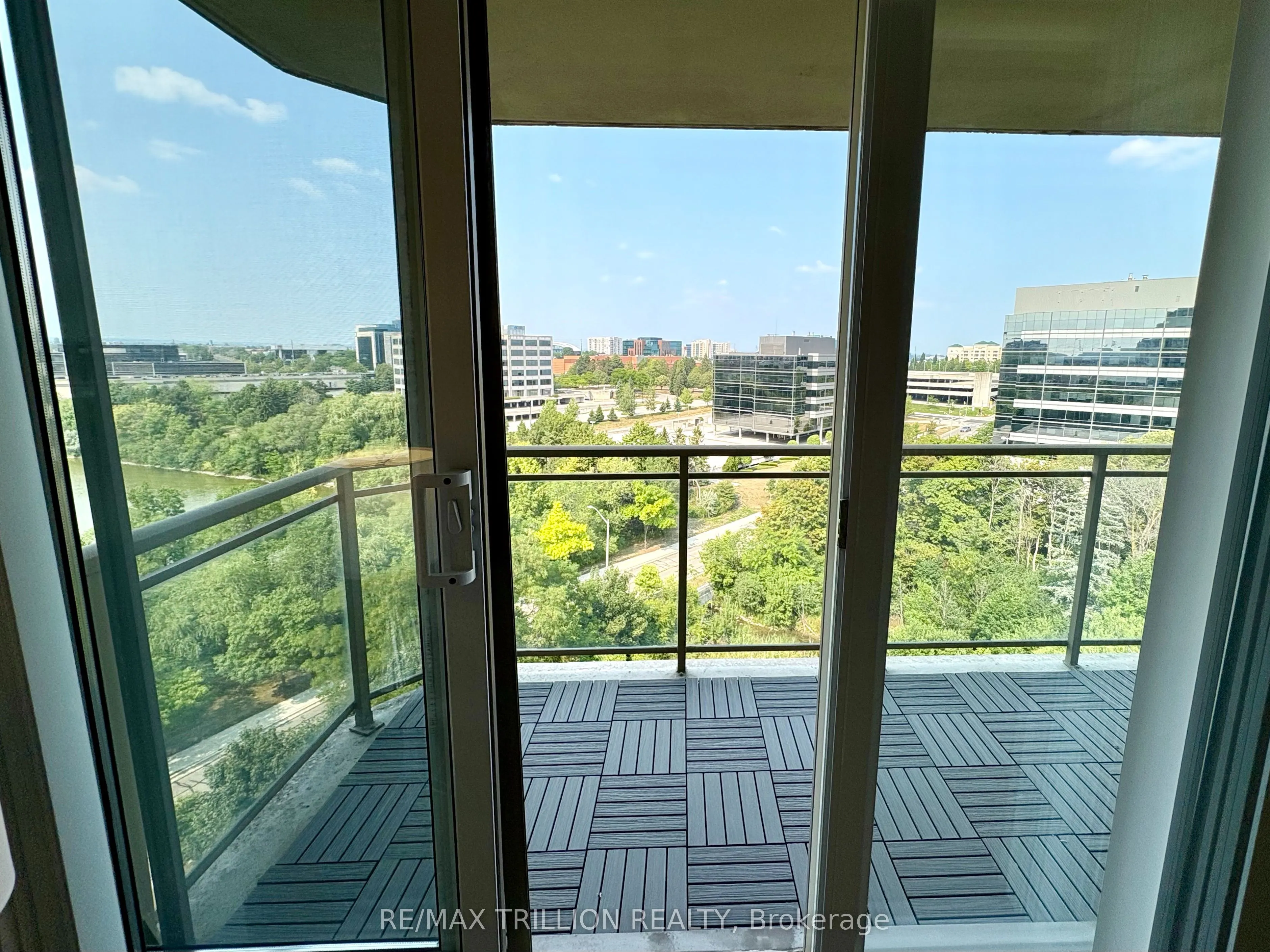 399 South Park Road, #1009