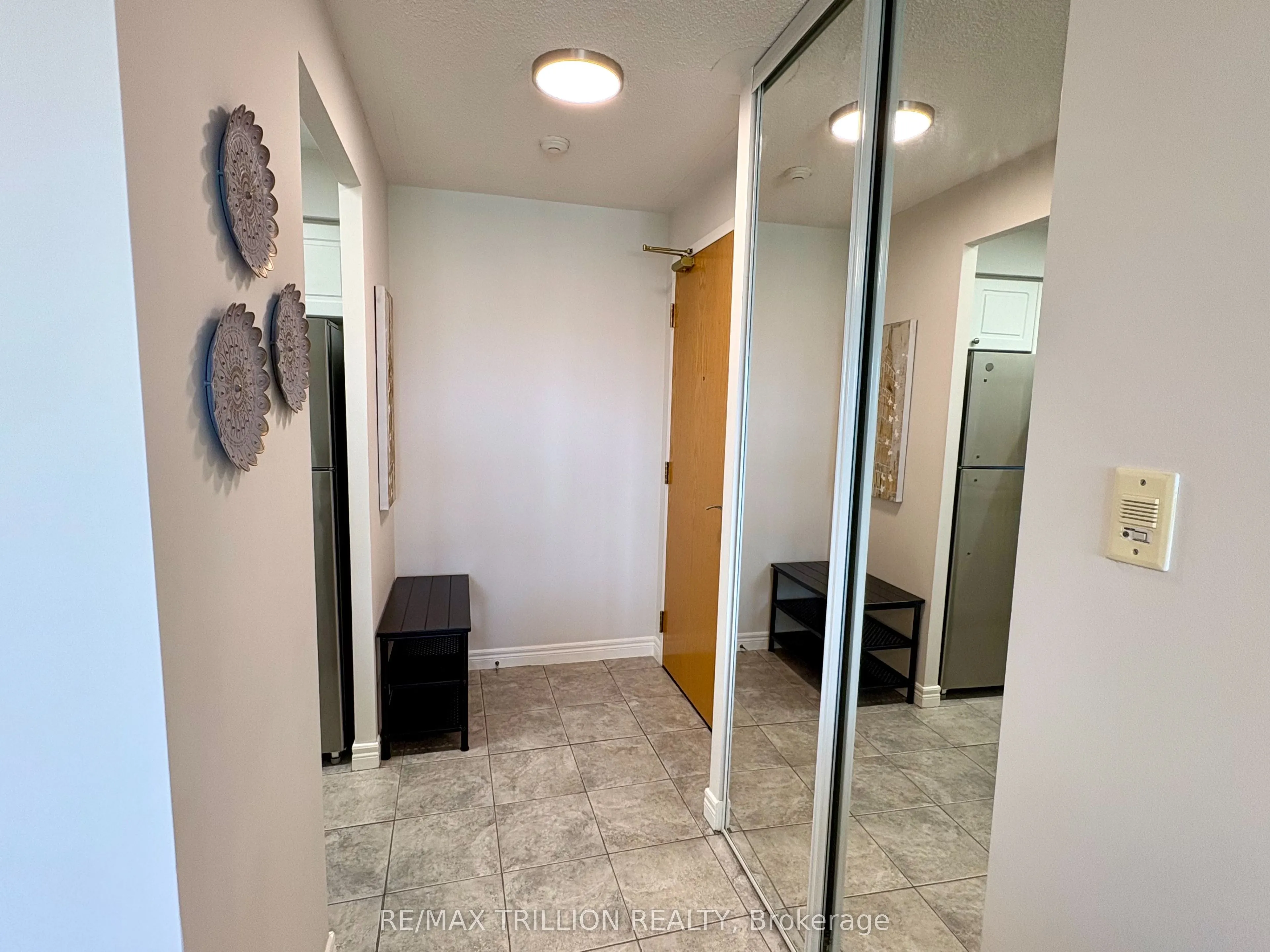 399 South Park Road, #1009