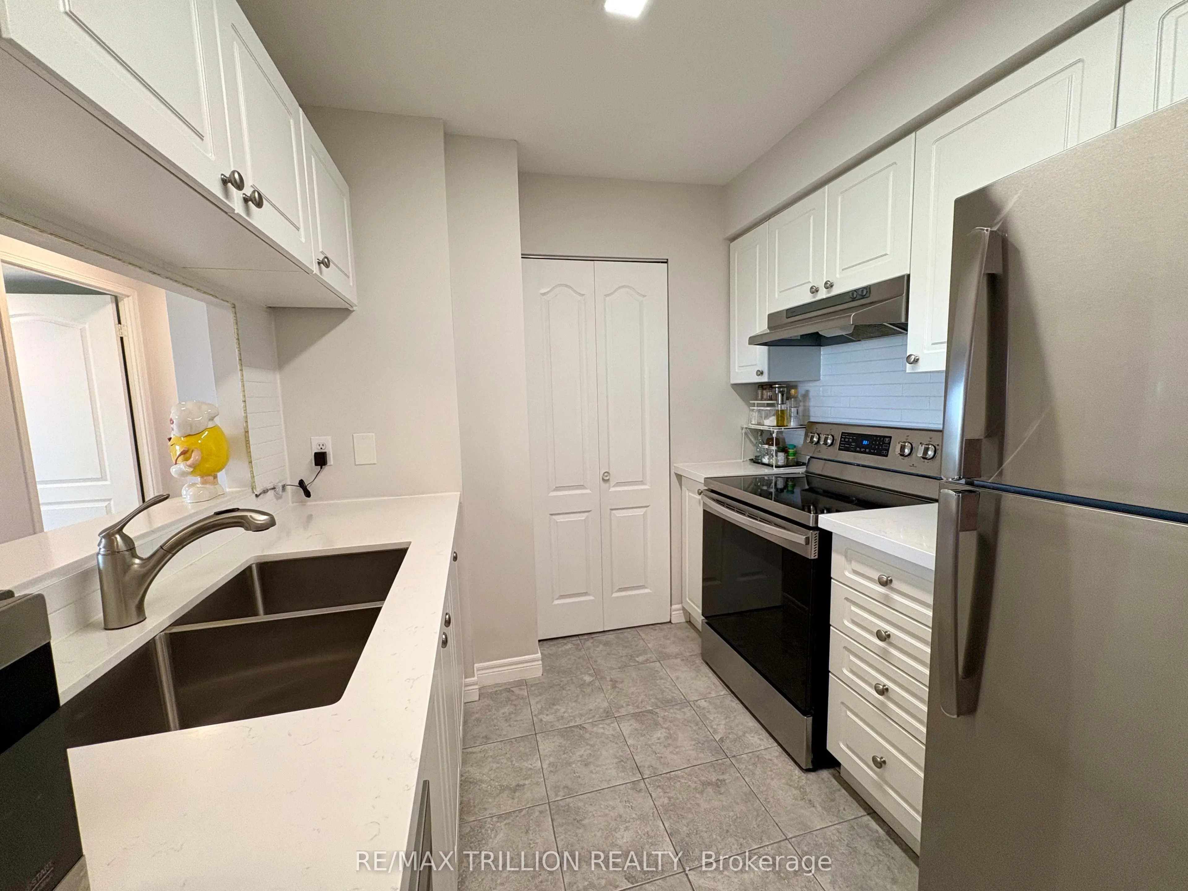 399 South Park Road, #1009