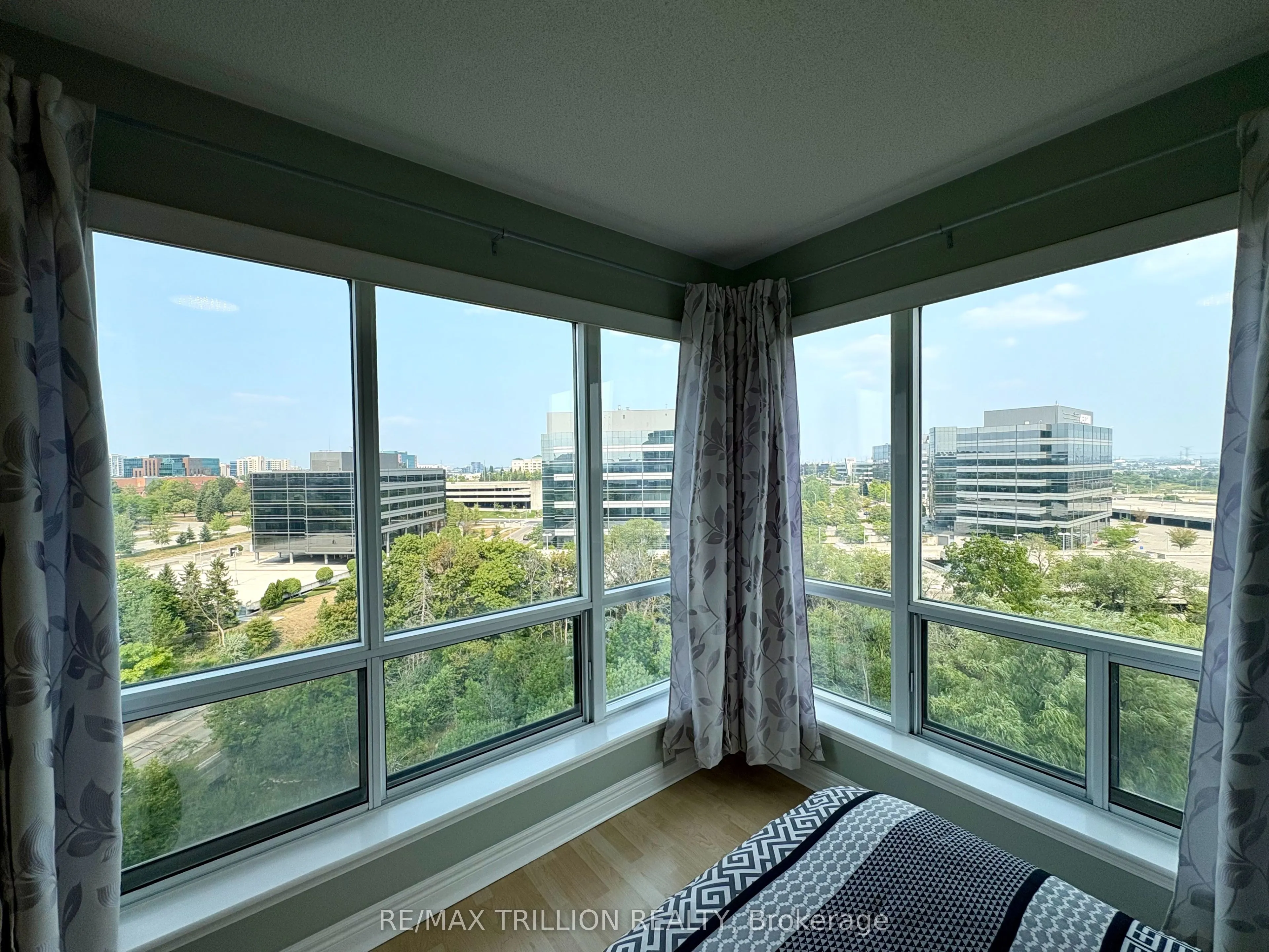 399 South Park Road, #1009