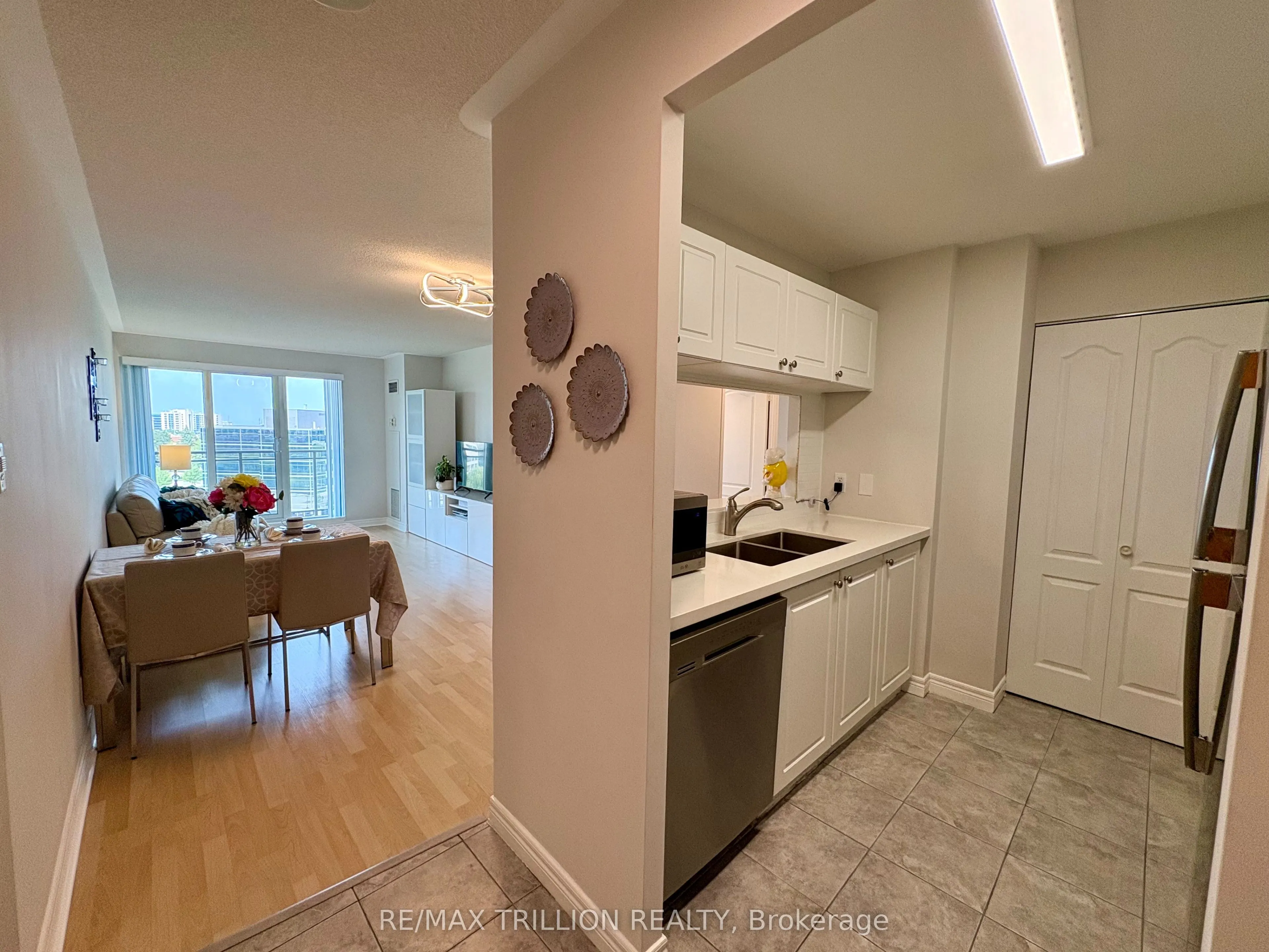 399 South Park Road, #1009