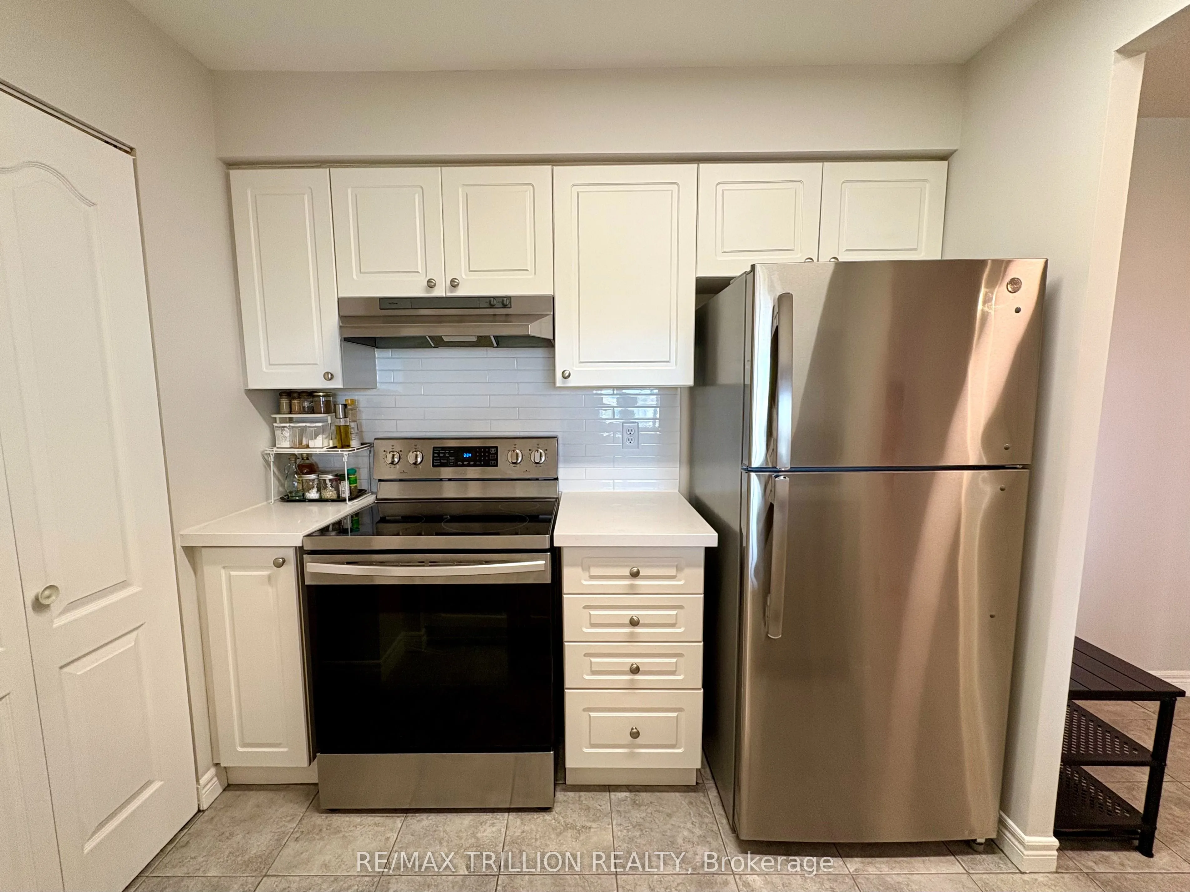 399 South Park Road, #1009
