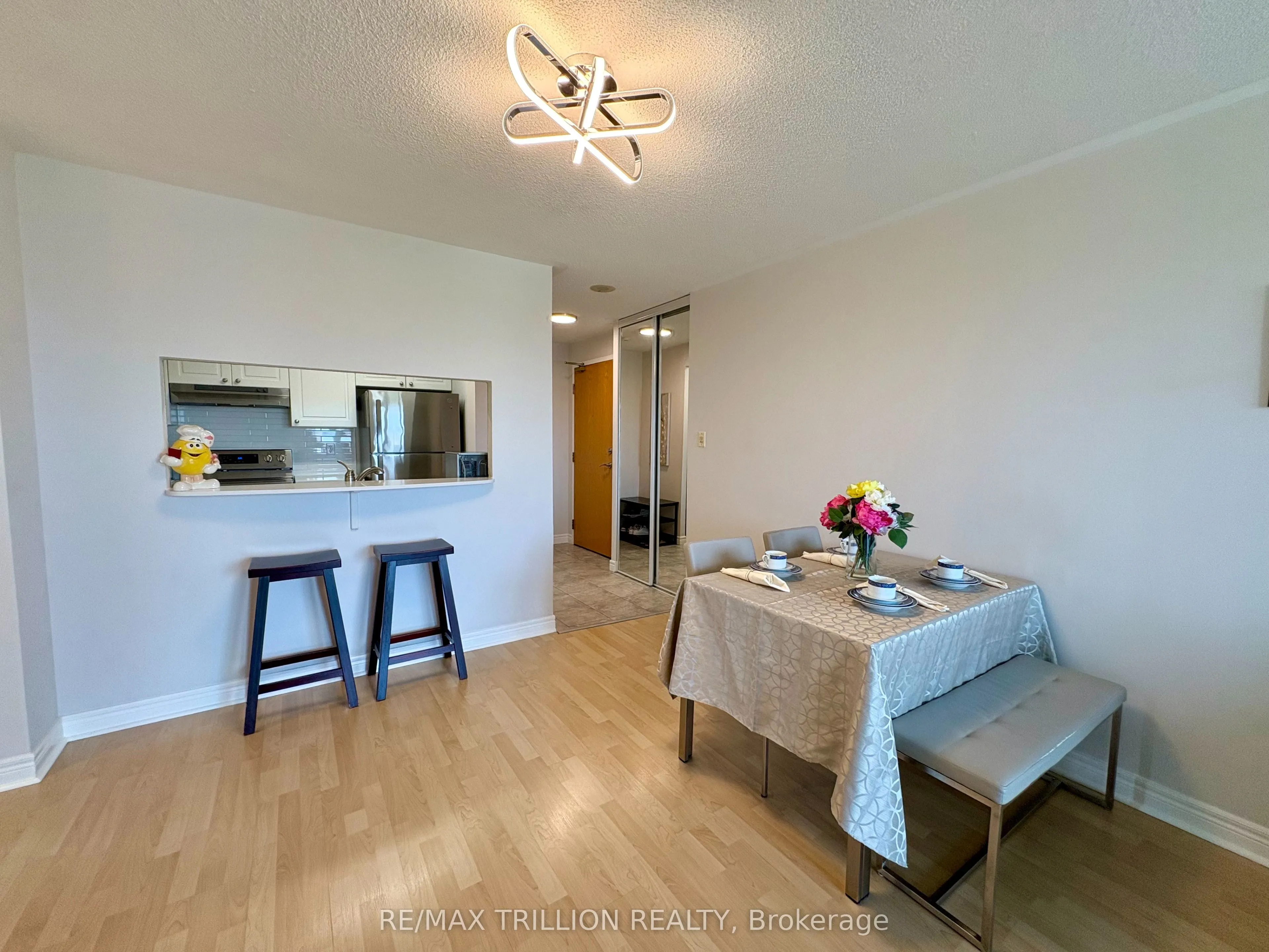 399 South Park Road, #1009