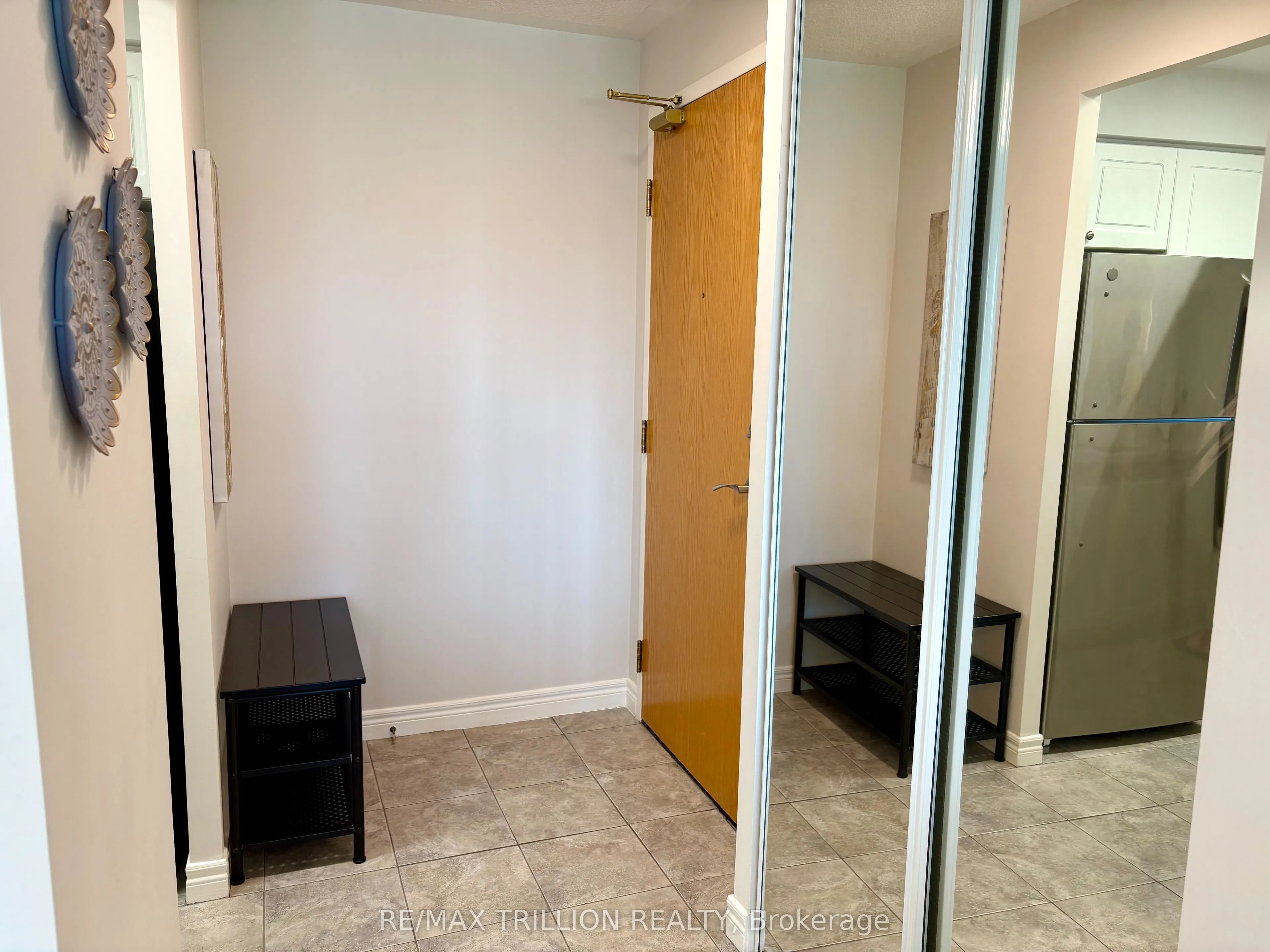 399 South Park Road, #1009