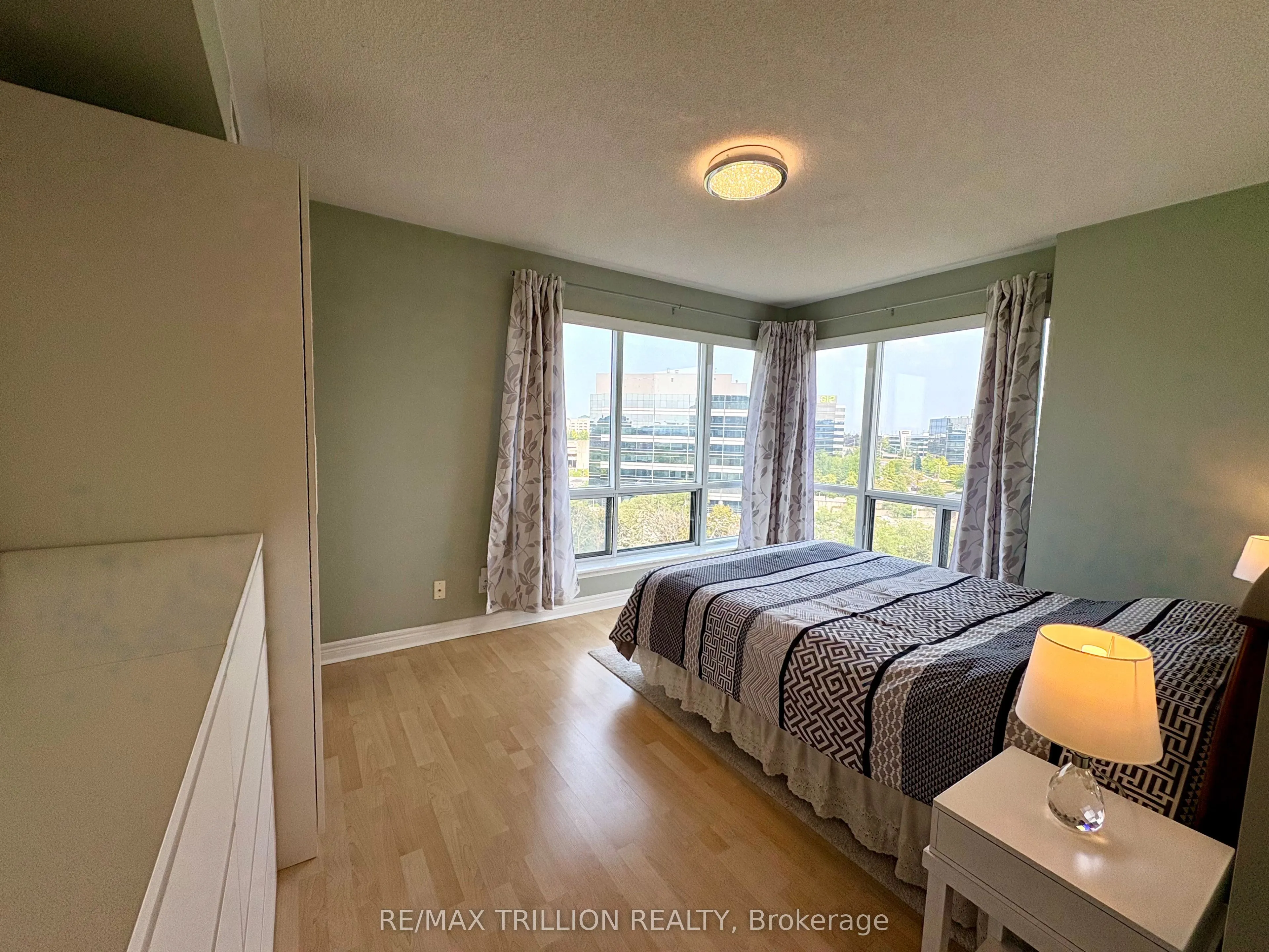 399 South Park Road, #1009