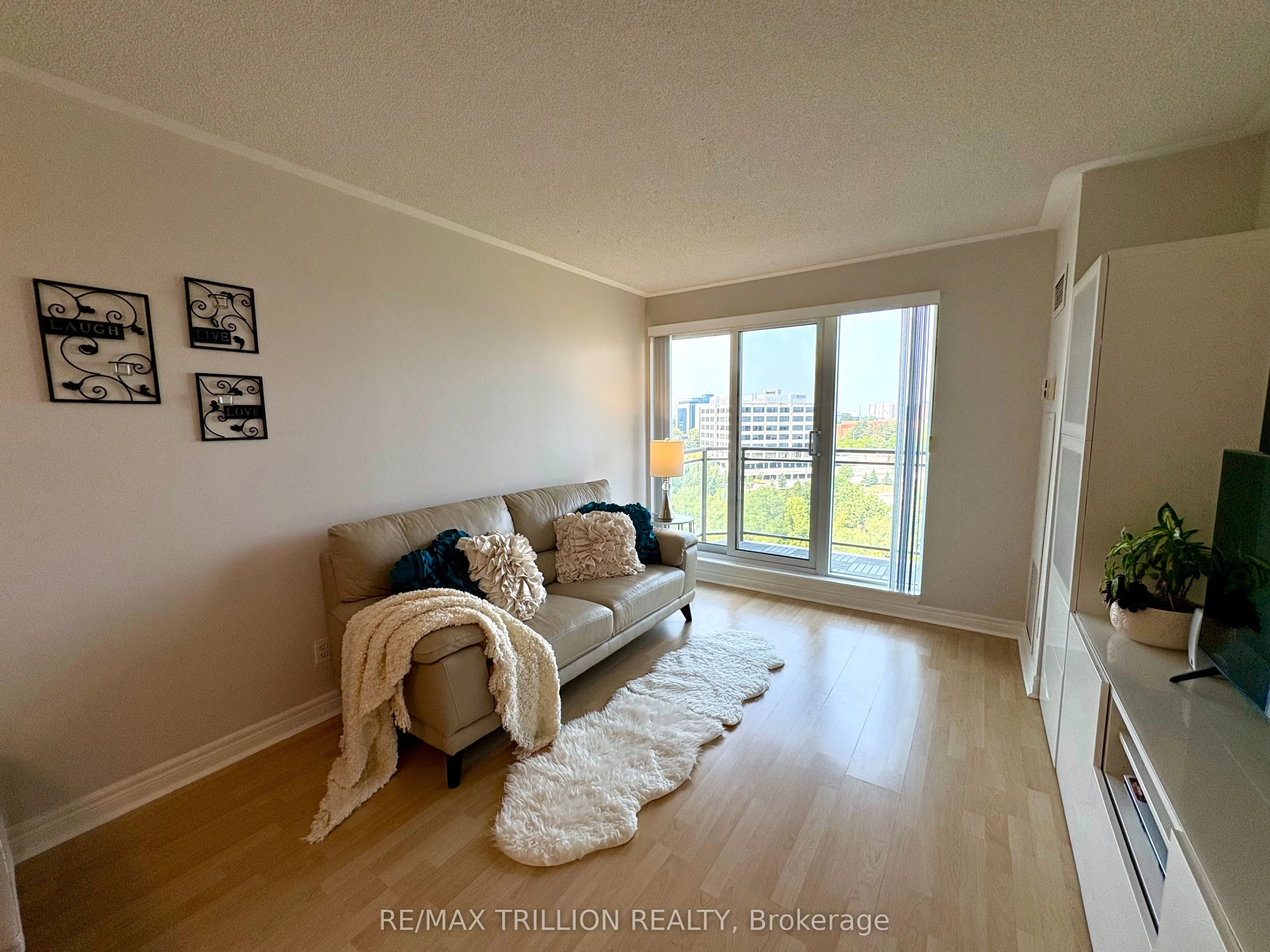 399 South Park Road, #1009