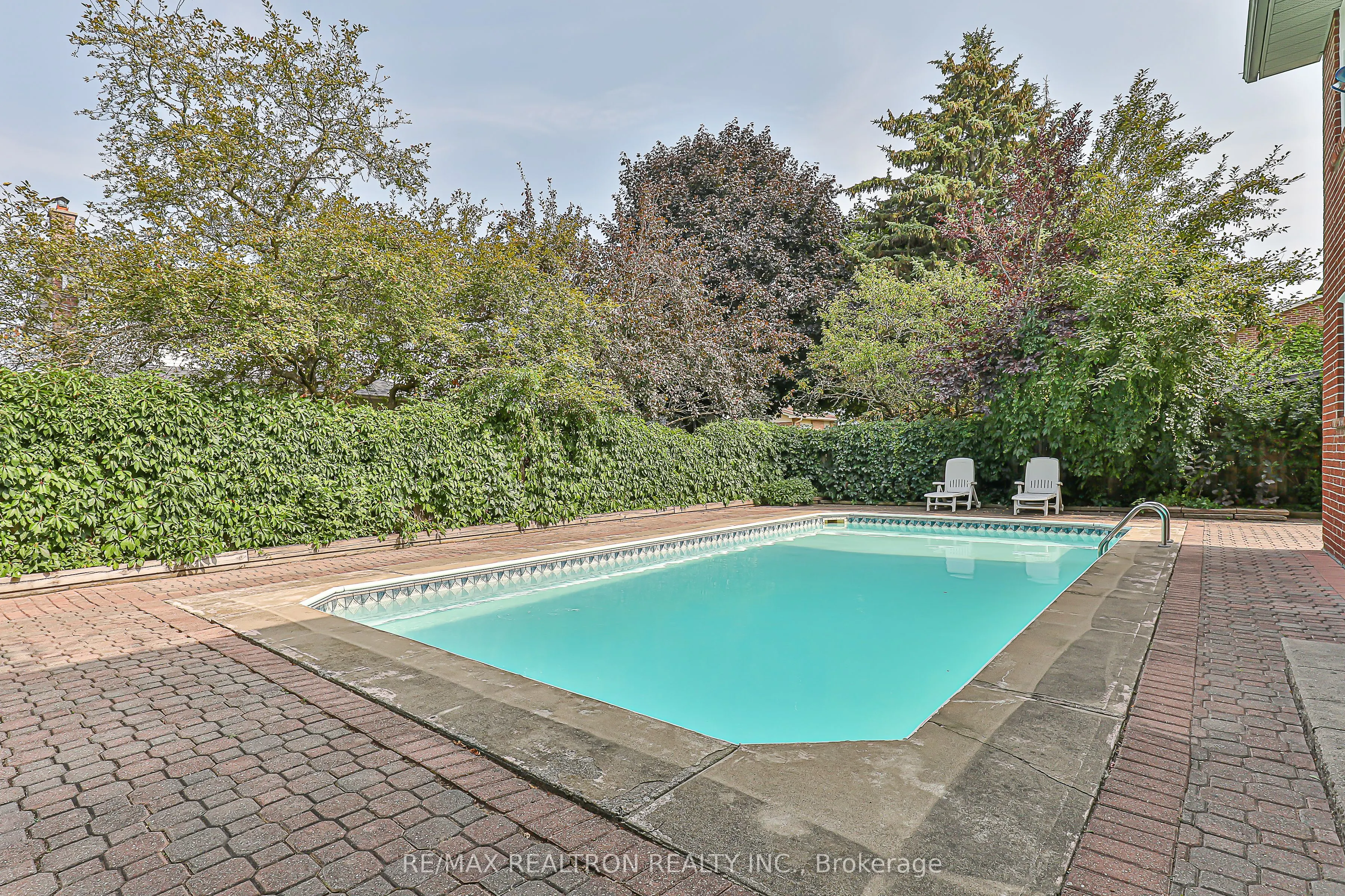 274 Yorkshire Drive