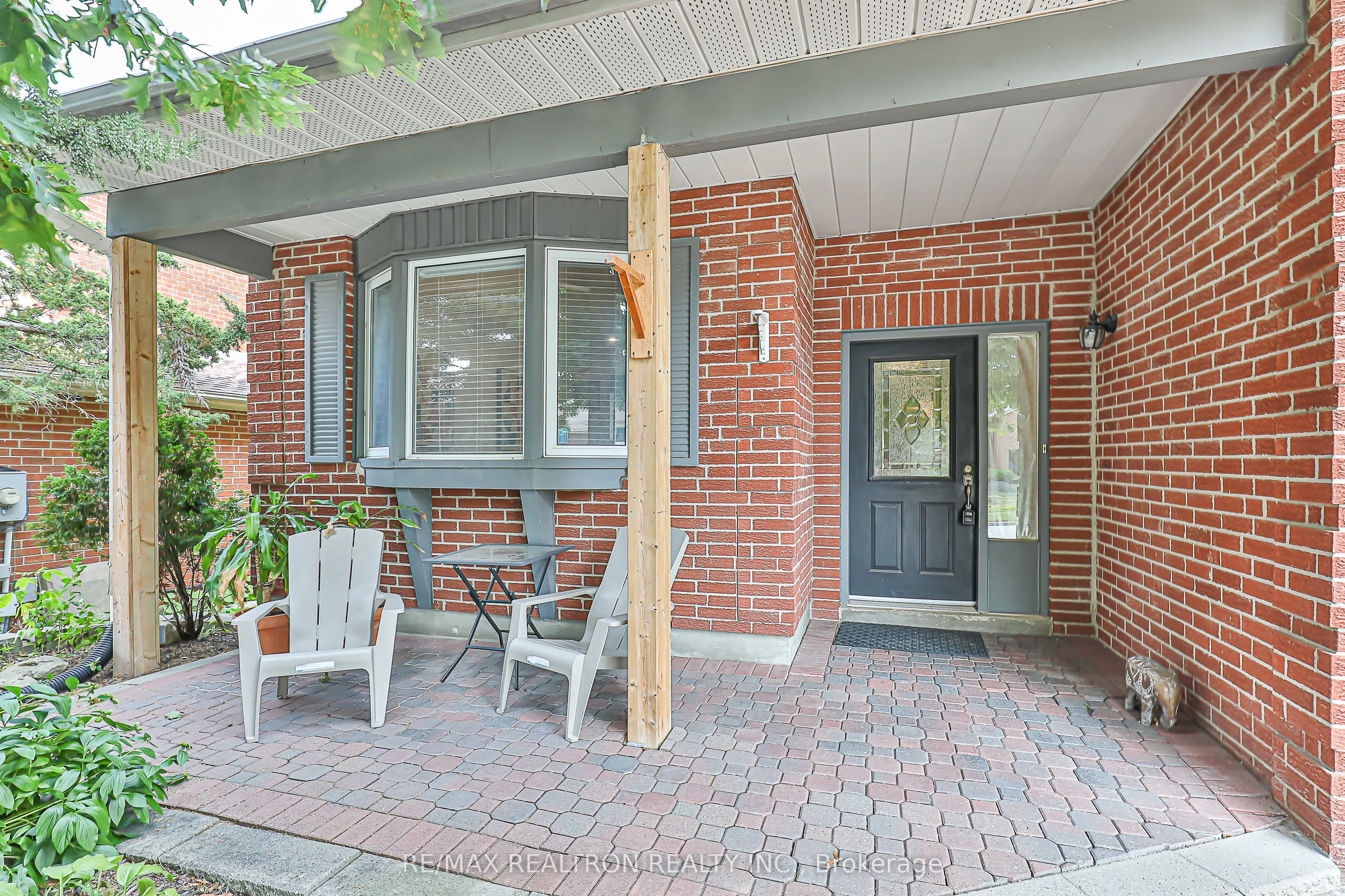 274 Yorkshire Drive