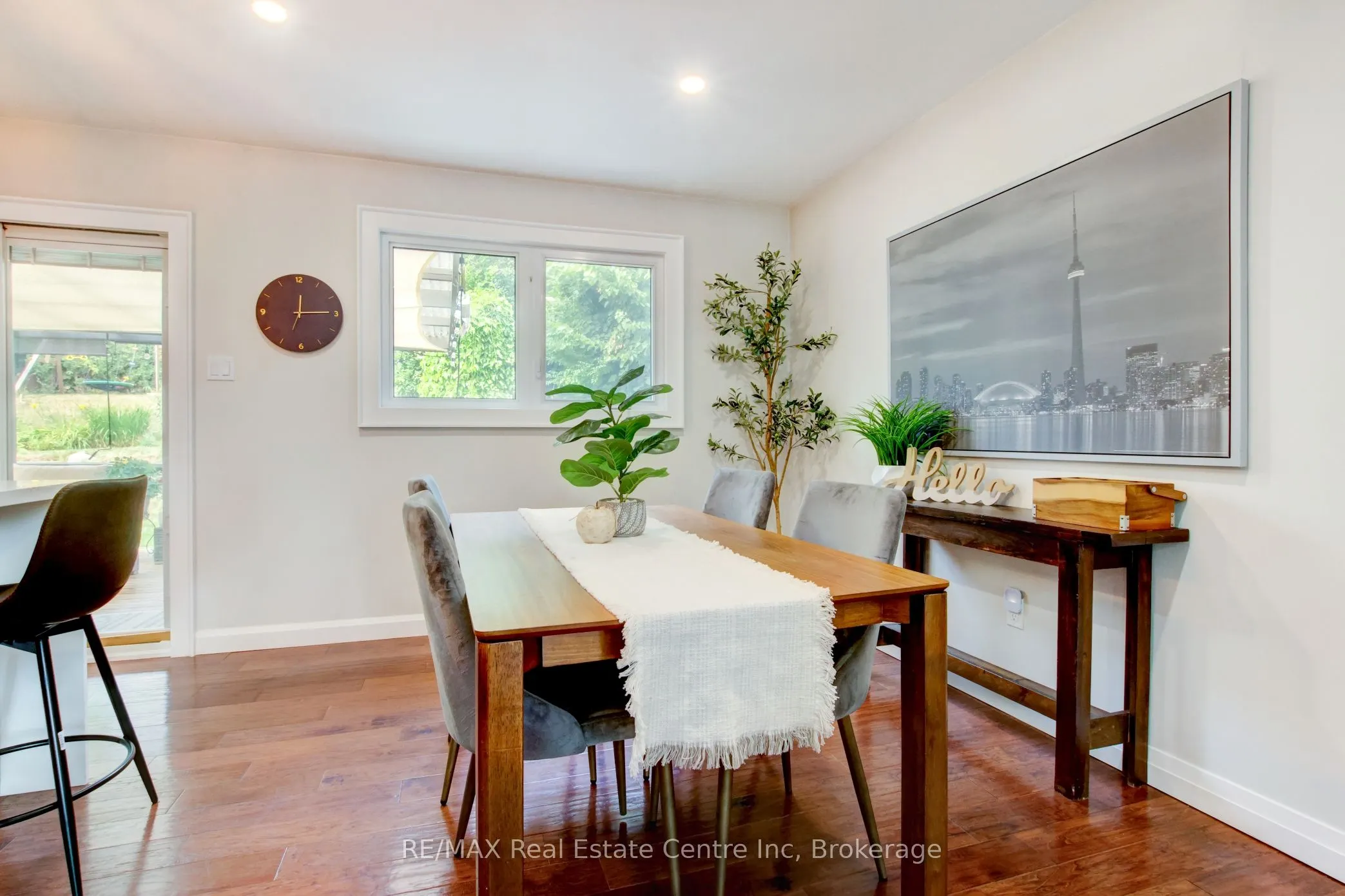 140 Valleyview Crescent