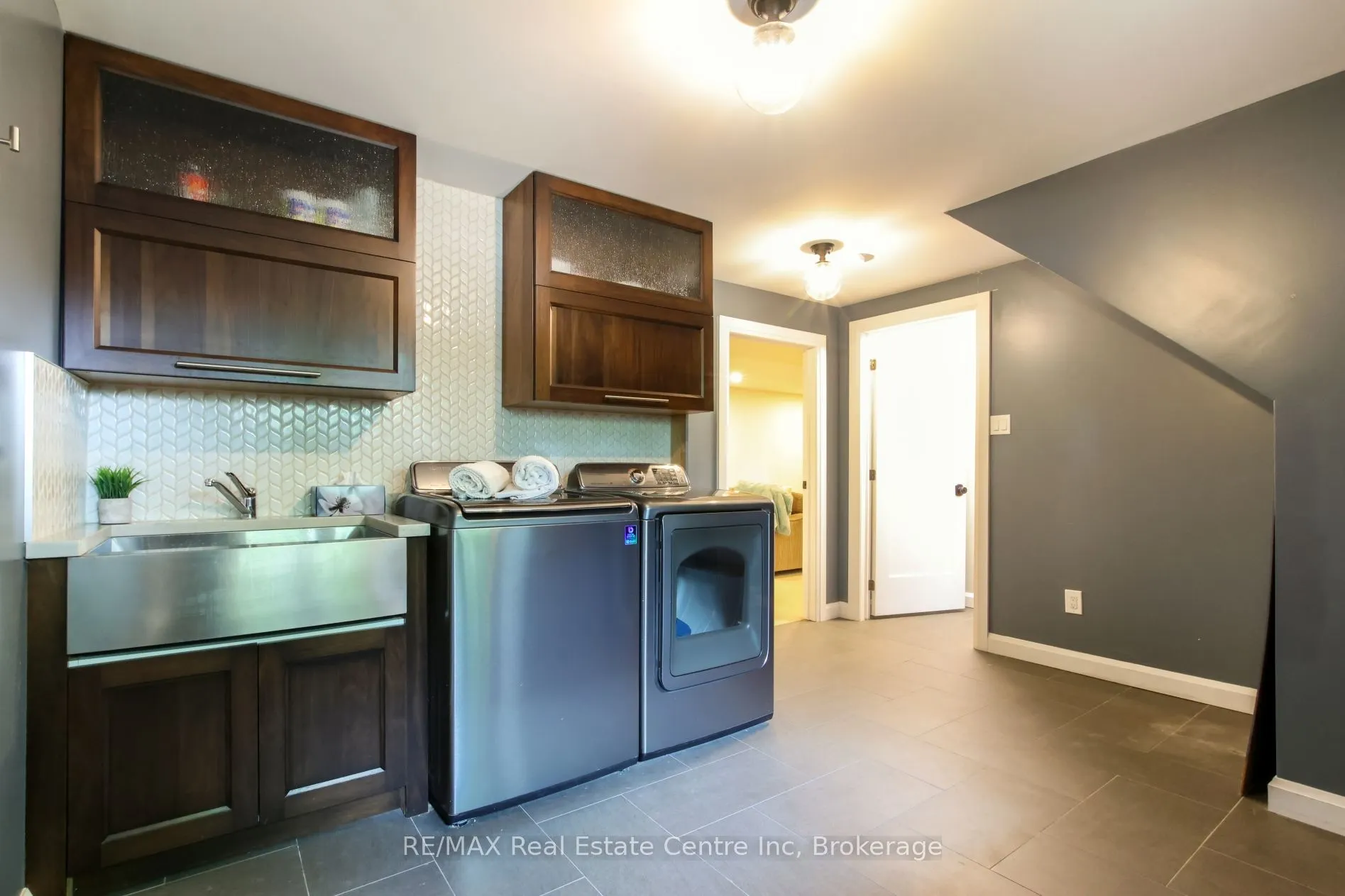 140 Valleyview Crescent