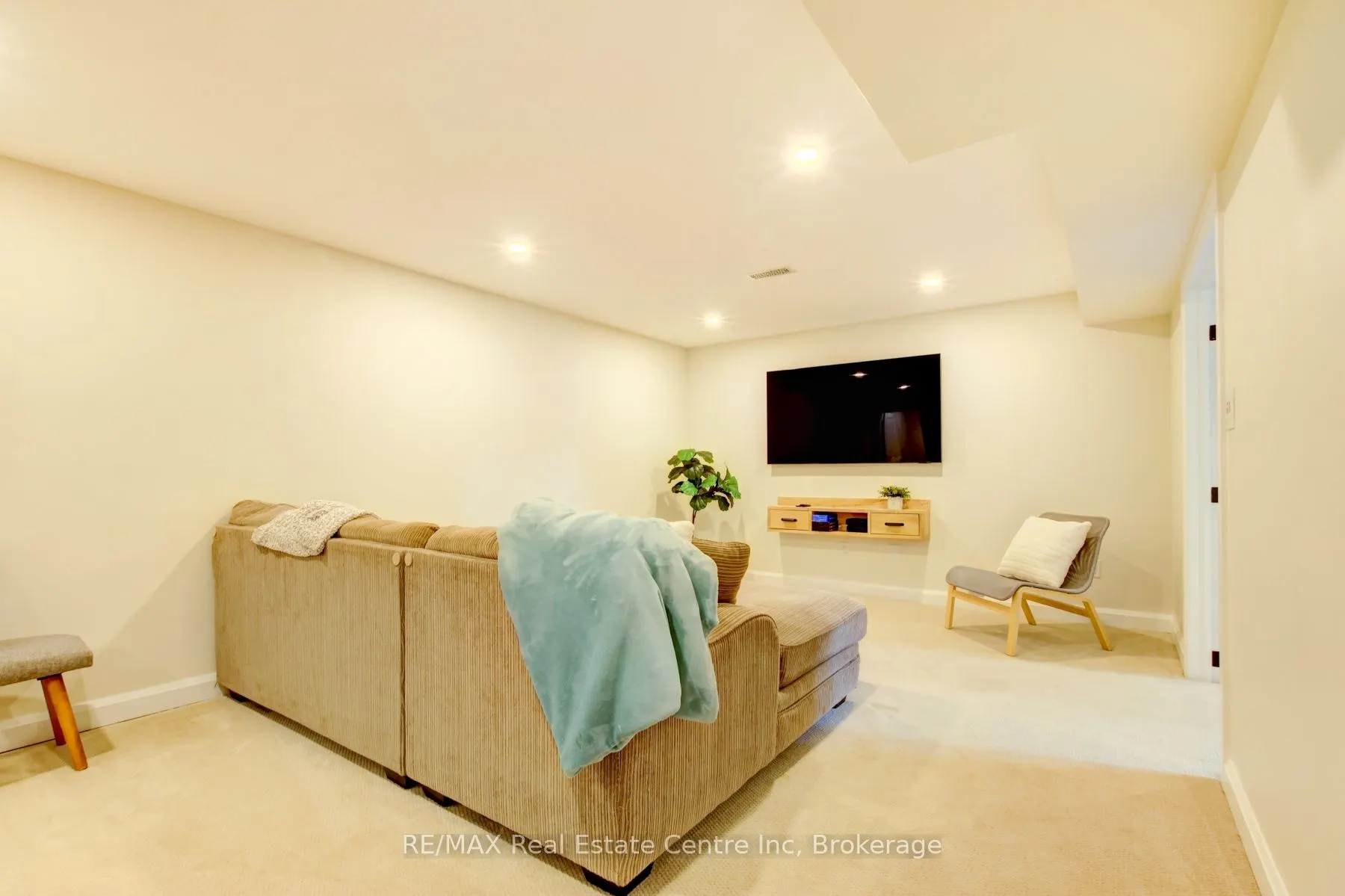 140 Valleyview Crescent