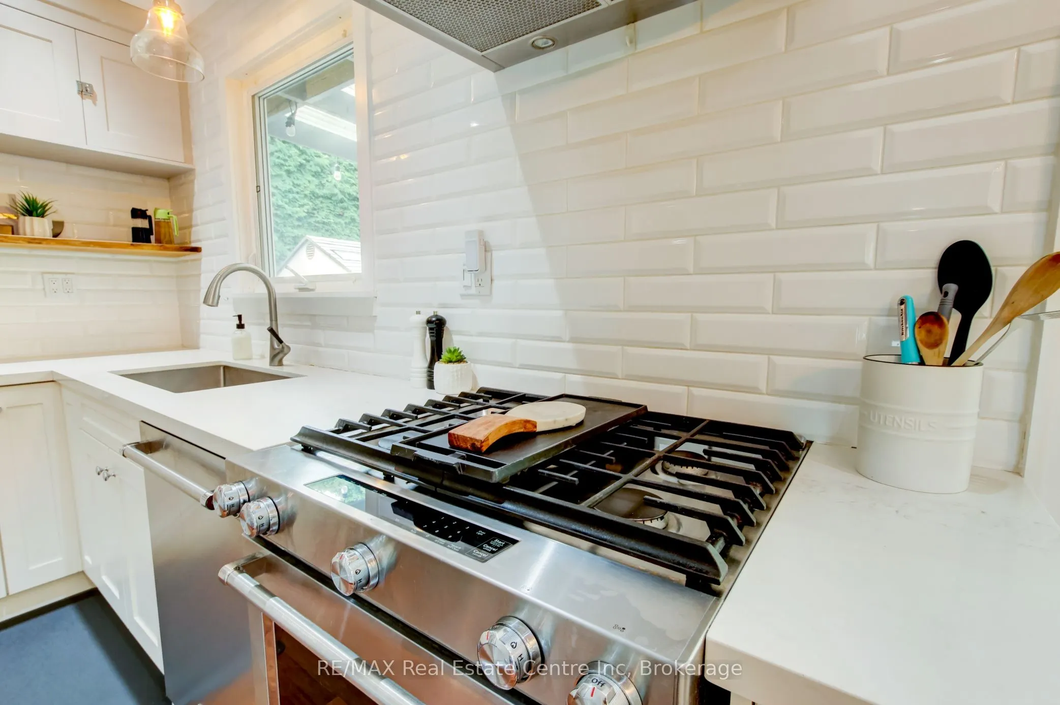 140 Valleyview Crescent