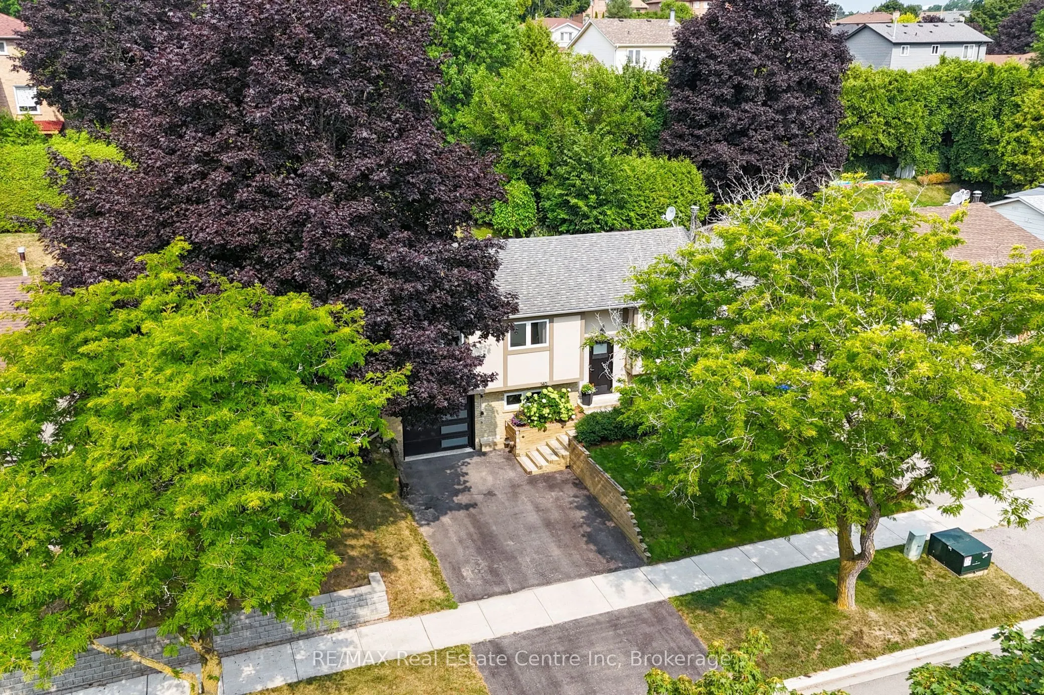 140 Valleyview Crescent