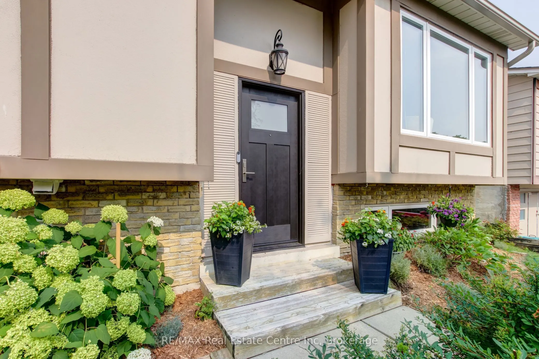 140 Valleyview Crescent