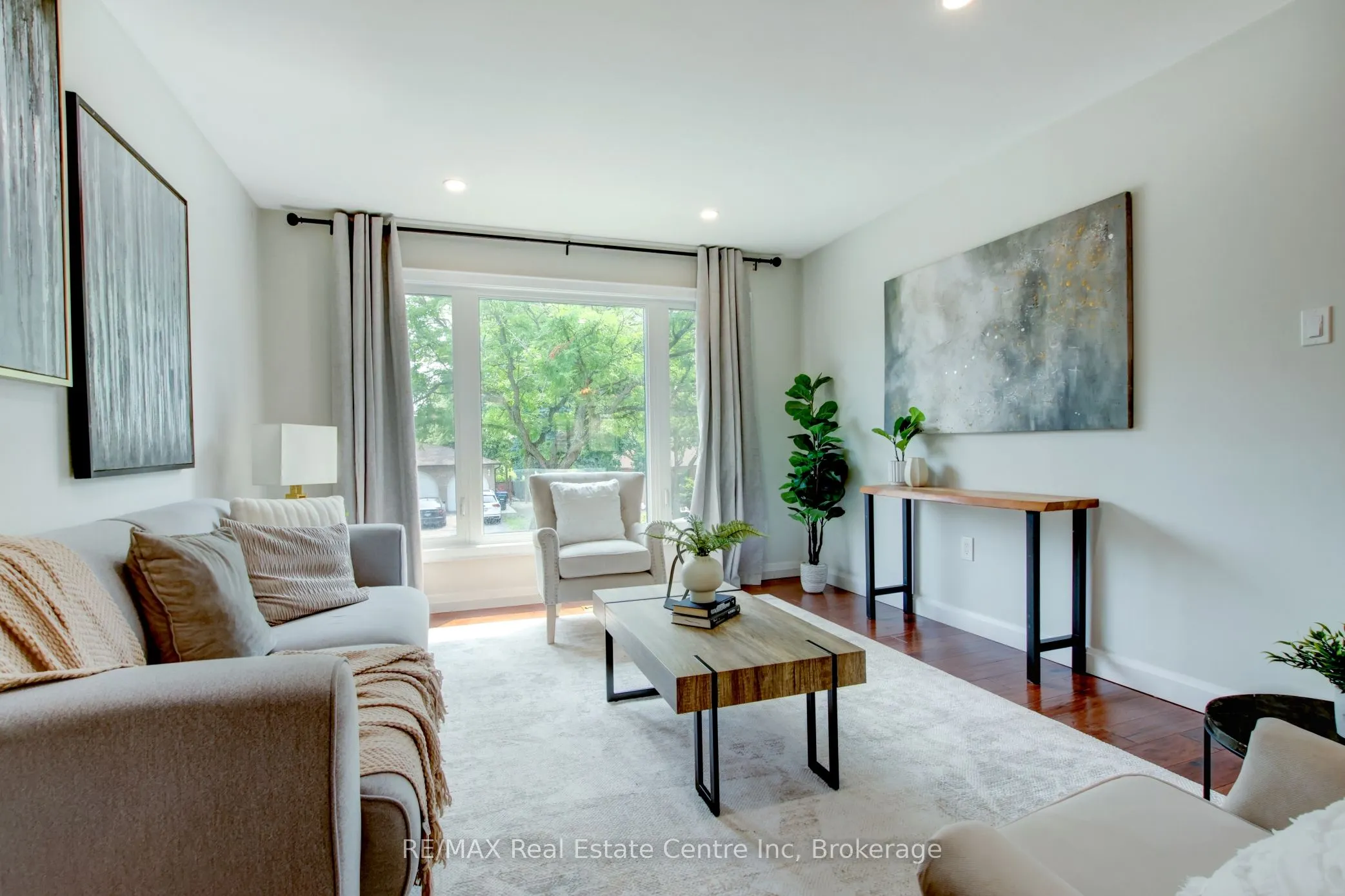 140 Valleyview Crescent