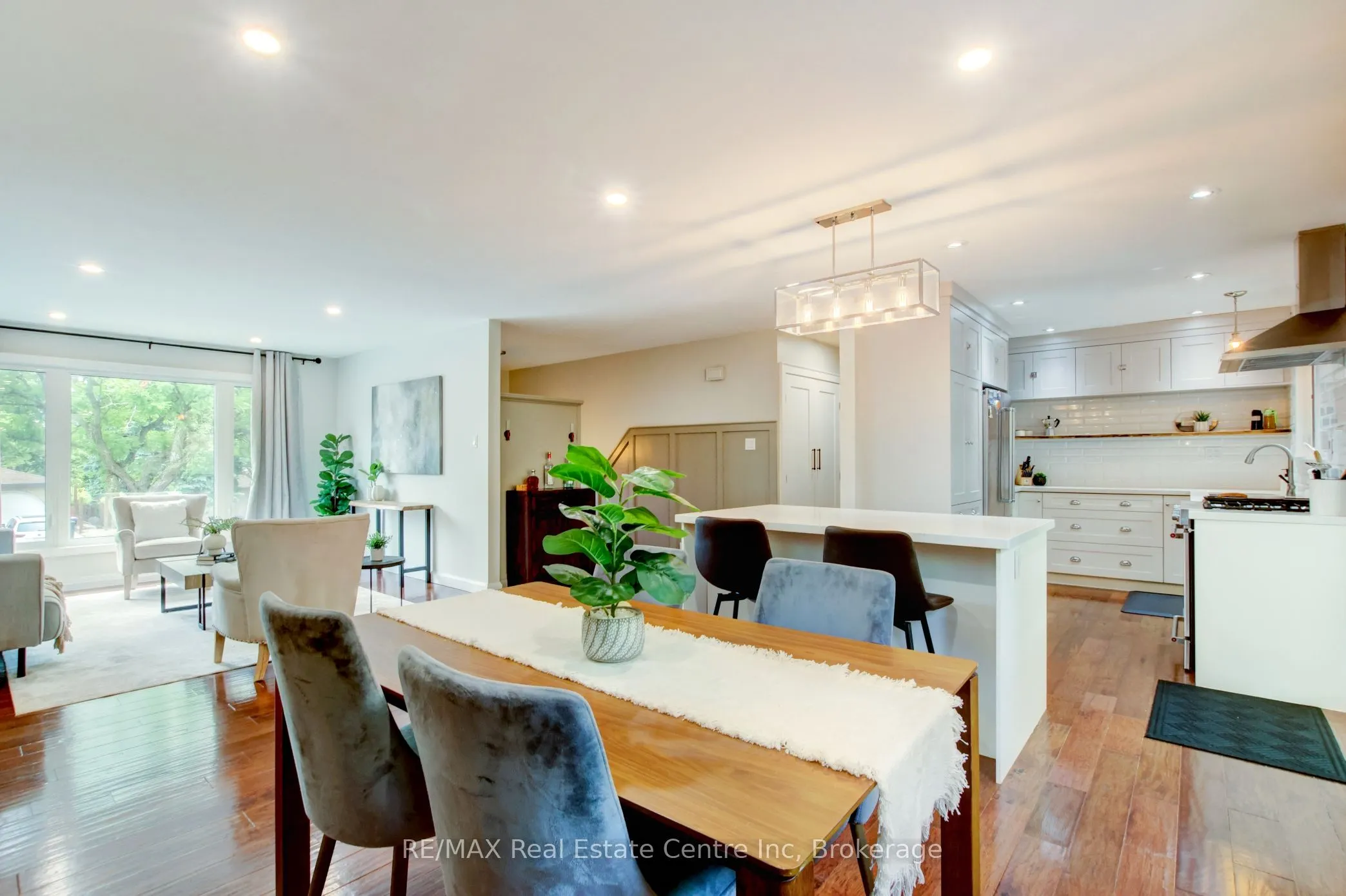 140 Valleyview Crescent