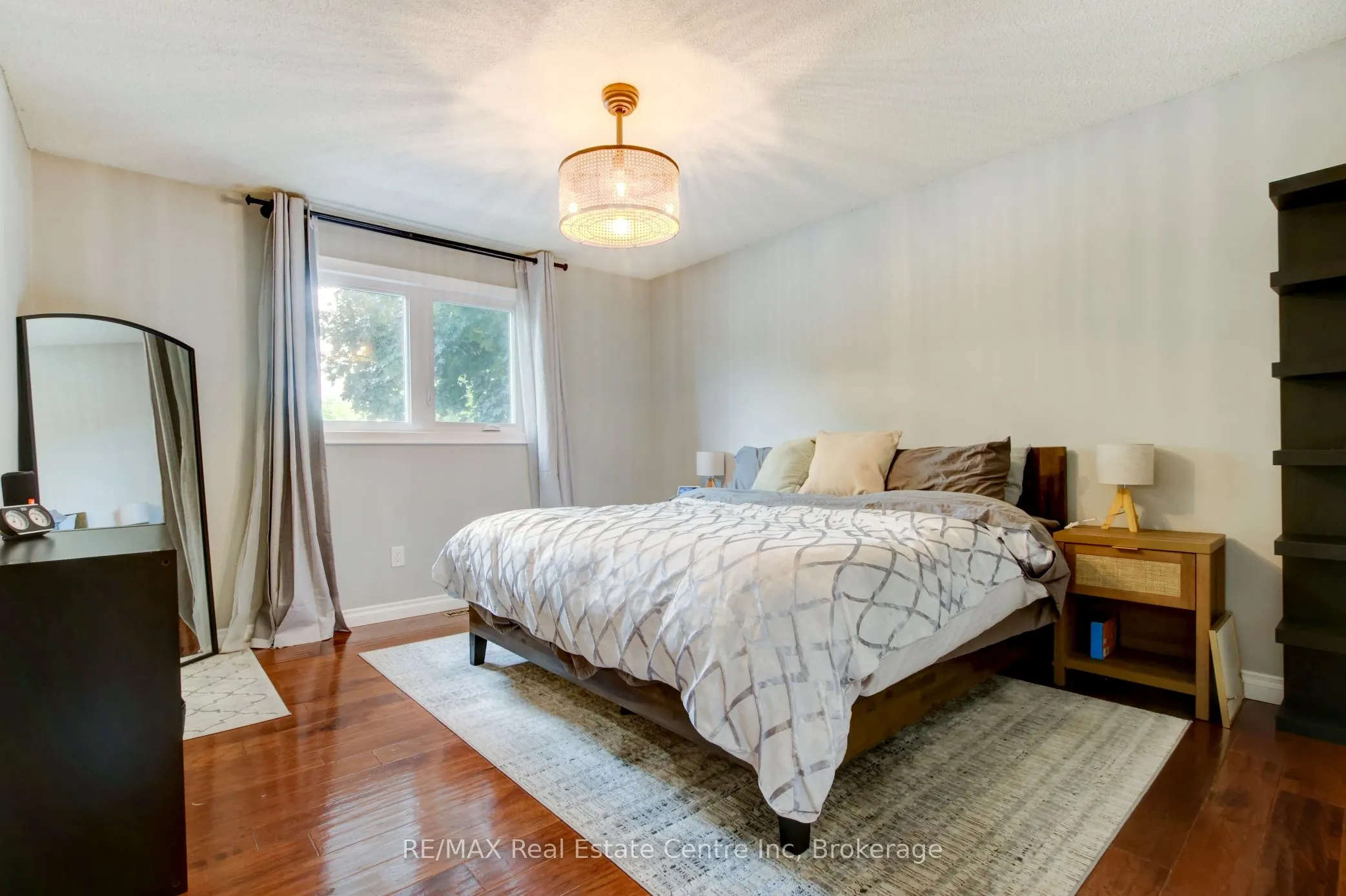140 Valleyview Crescent