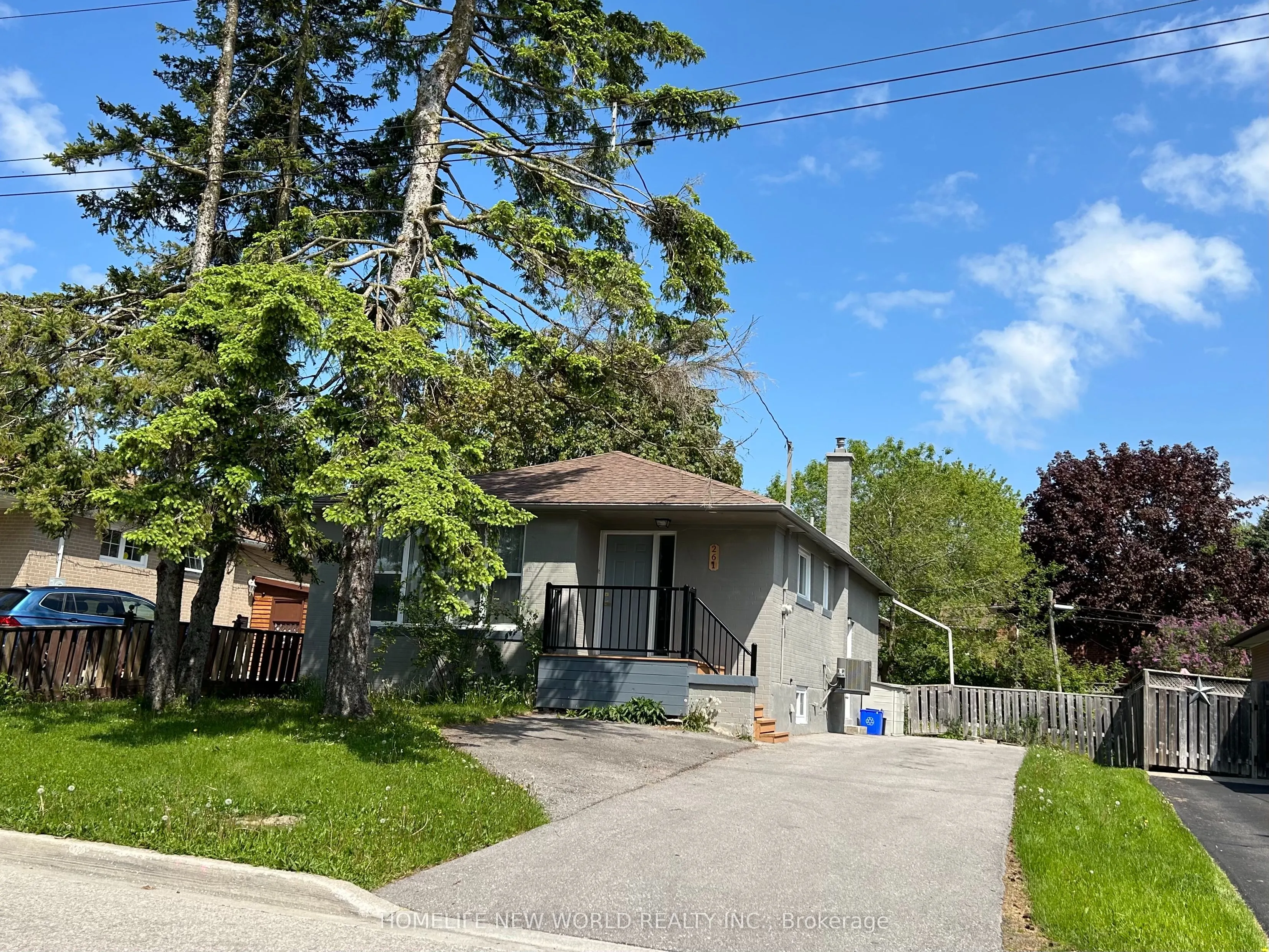 261 Silverbirch Drive