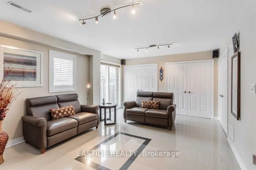 187 Leitchcroft Crescent