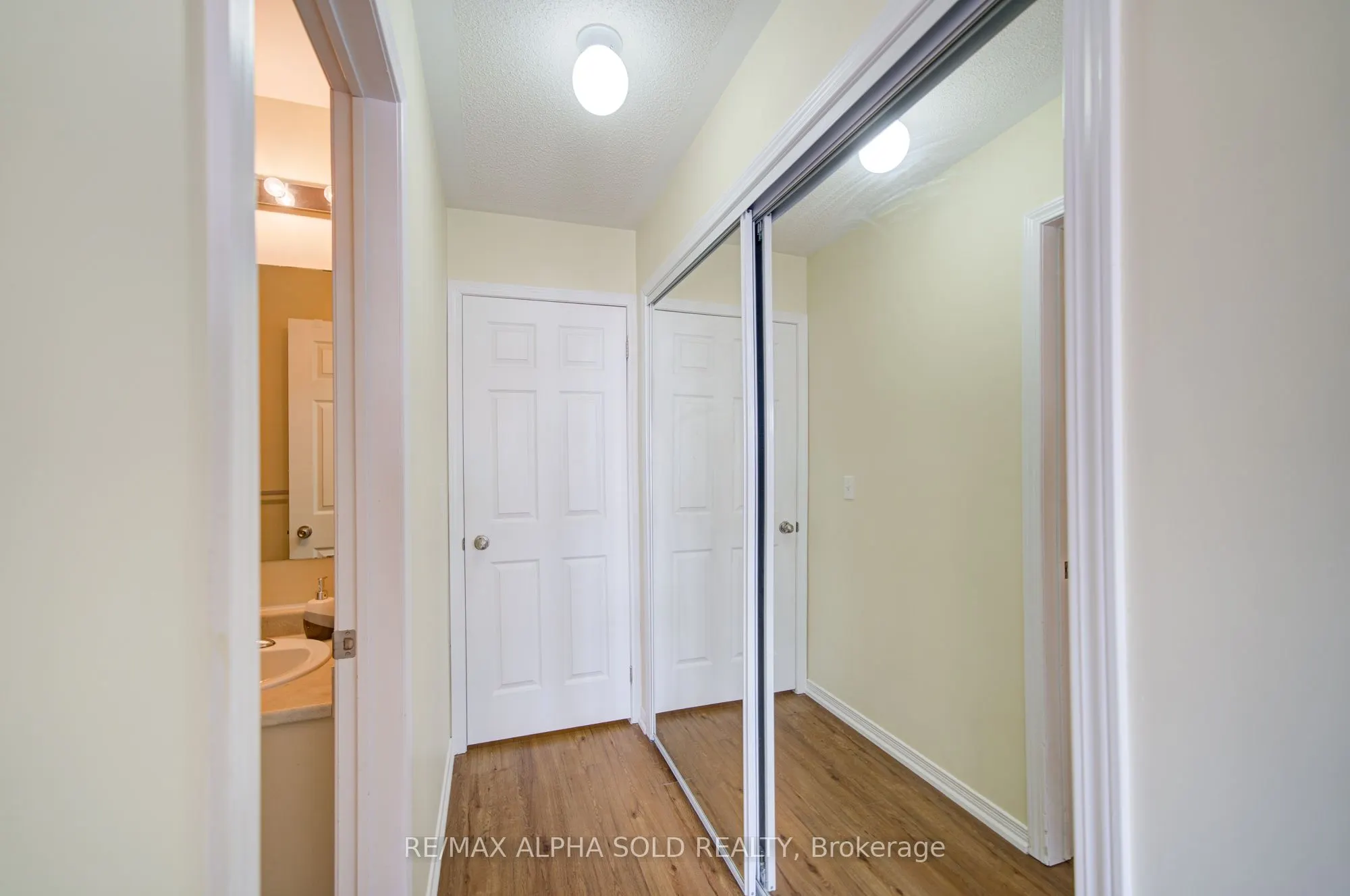 43 Beehive Lane