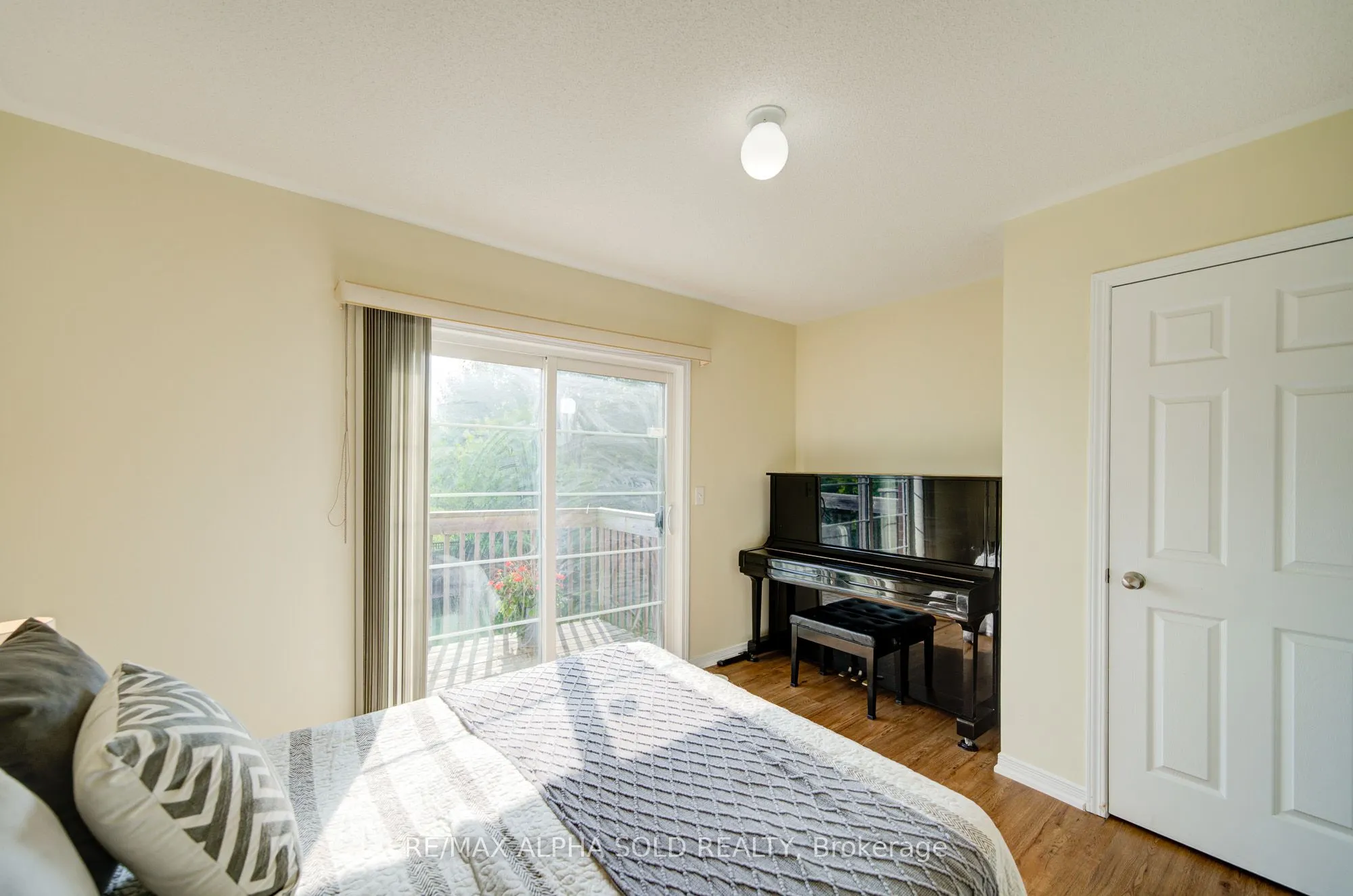 43 Beehive Lane
