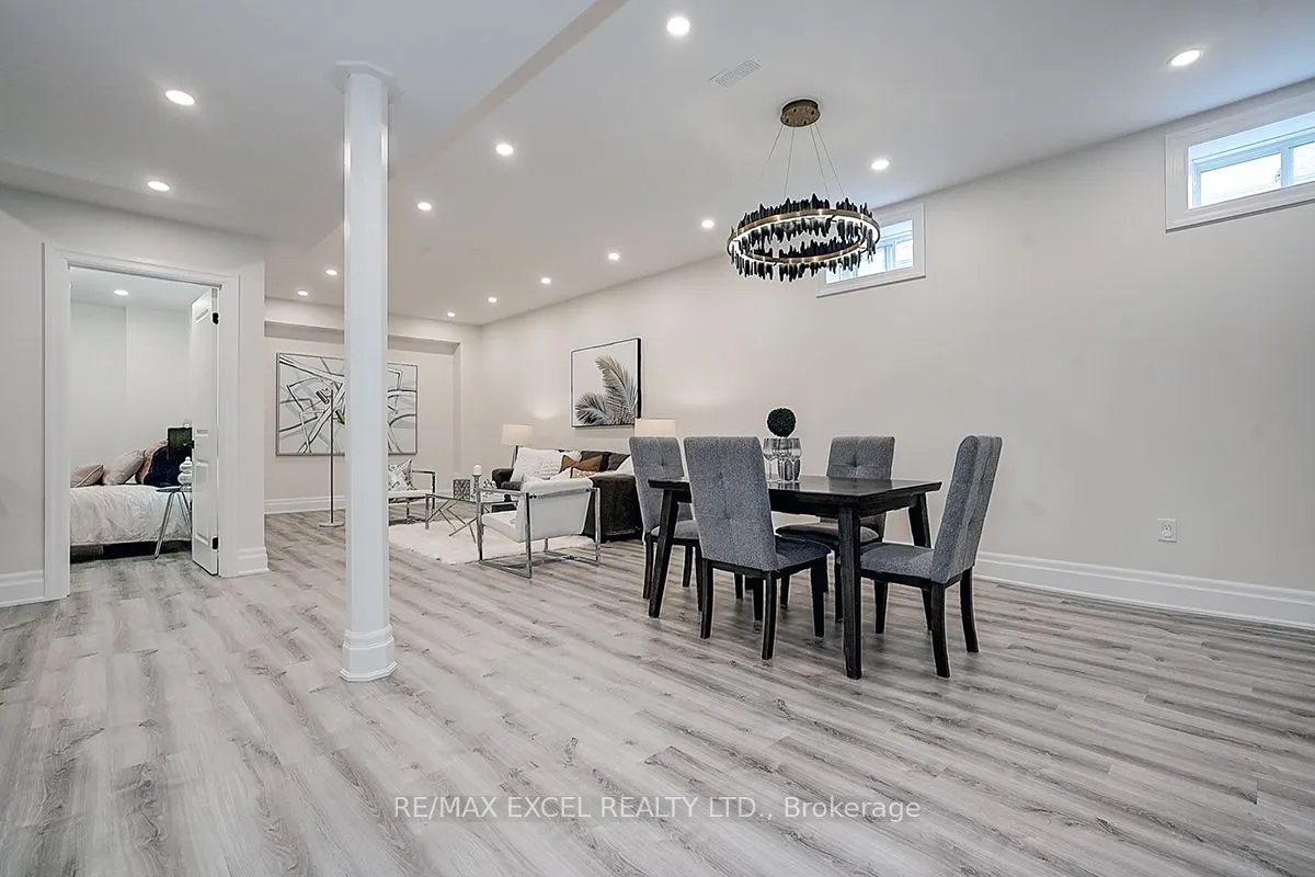 137 Pine Hill Crescent