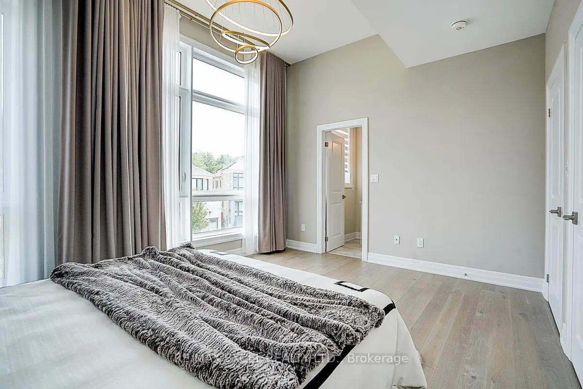 137 Pine Hill Crescent