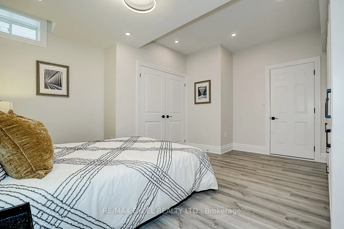 137 Pine Hill Crescent
