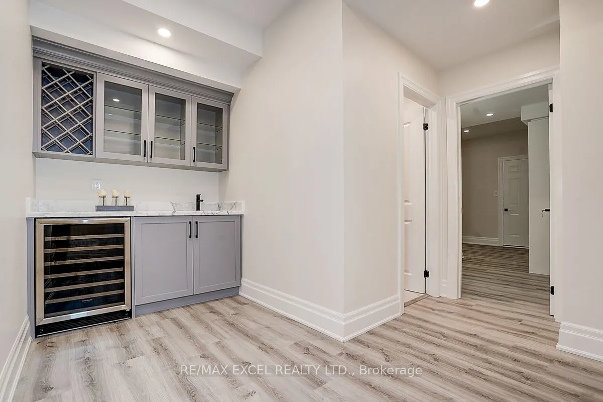 137 Pine Hill Crescent