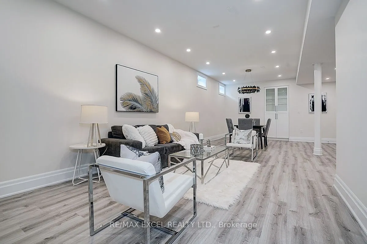 137 Pine Hill Crescent