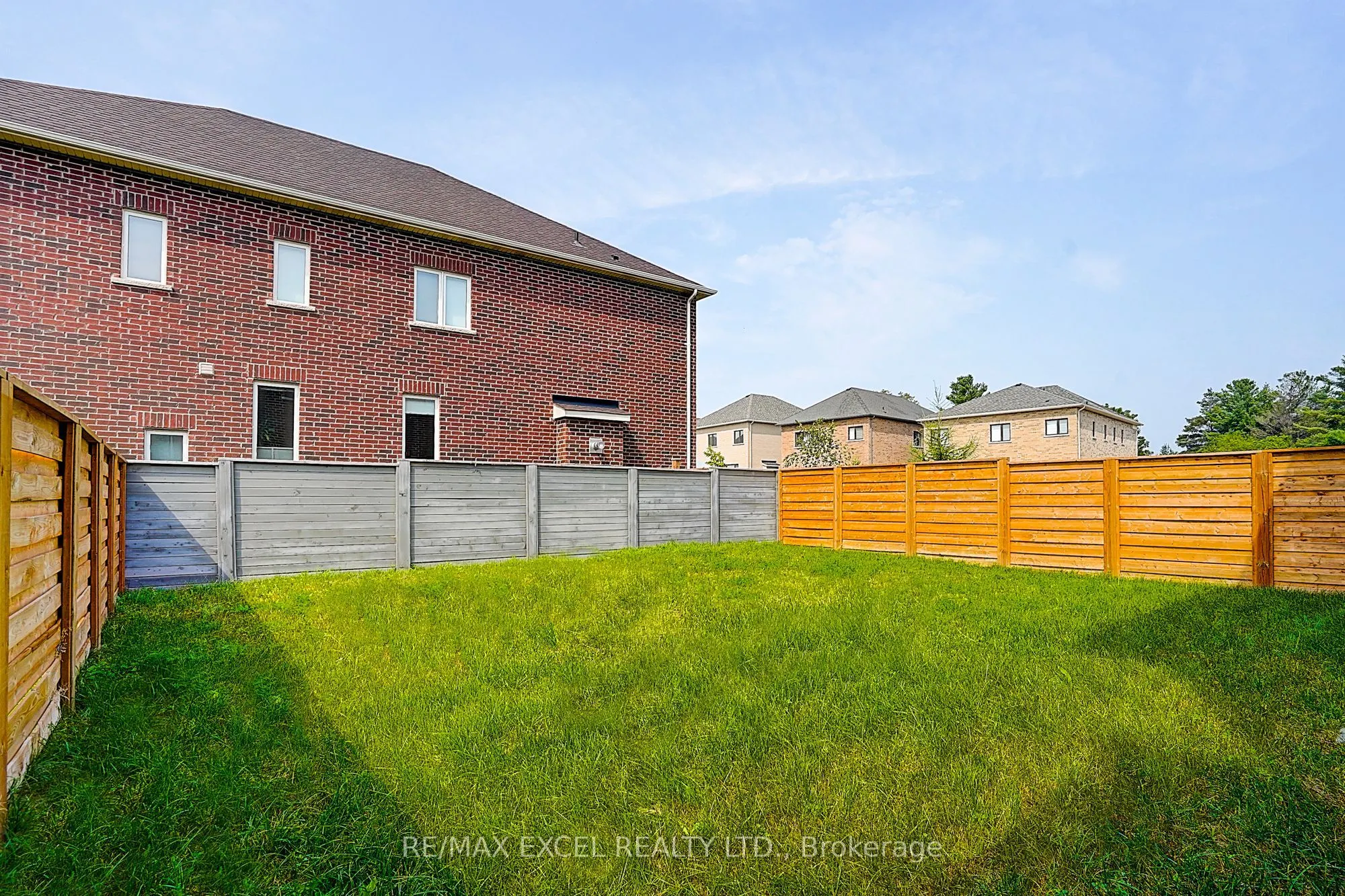 137 Pine Hill Crescent