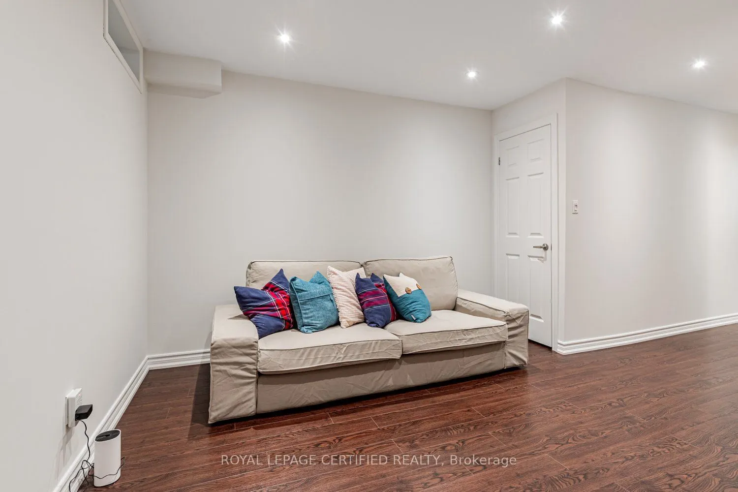 483 White's Hill Avenue