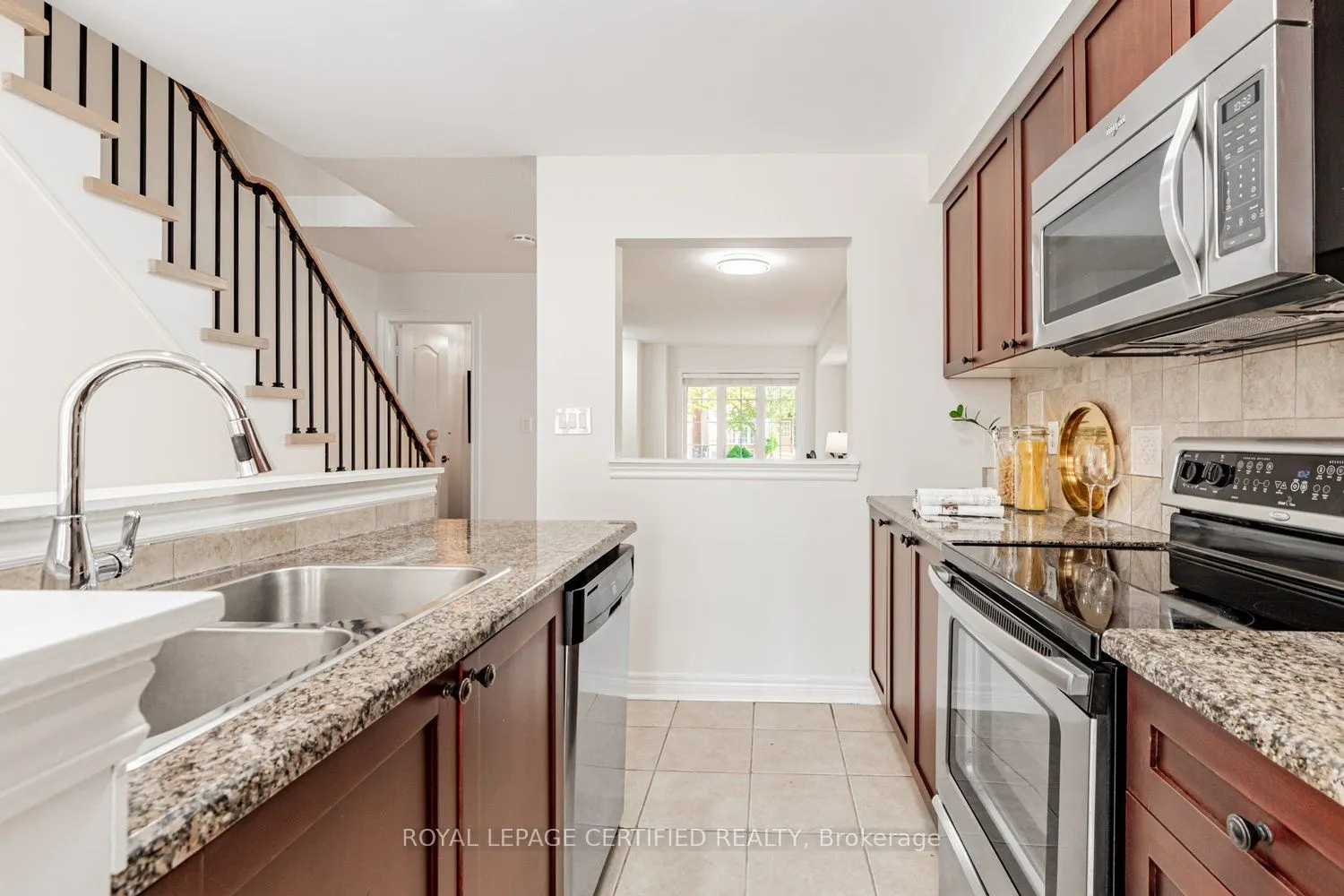 483 White's Hill Avenue