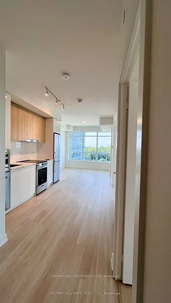 50 UPPER MALL Way, #B526