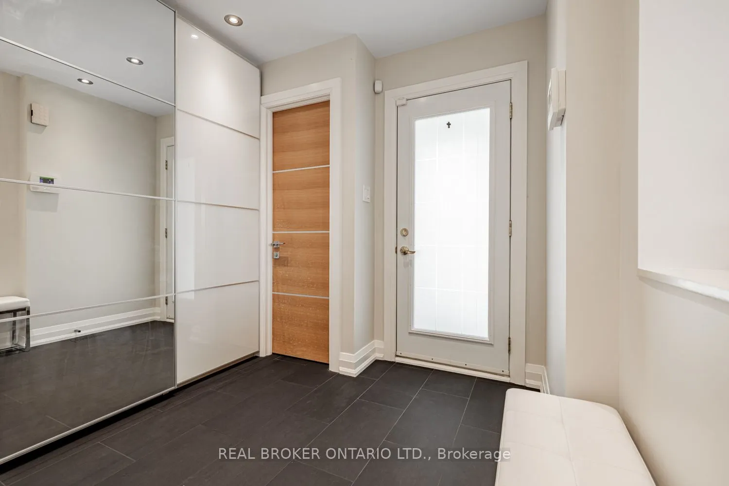 57 Glenmanor Way