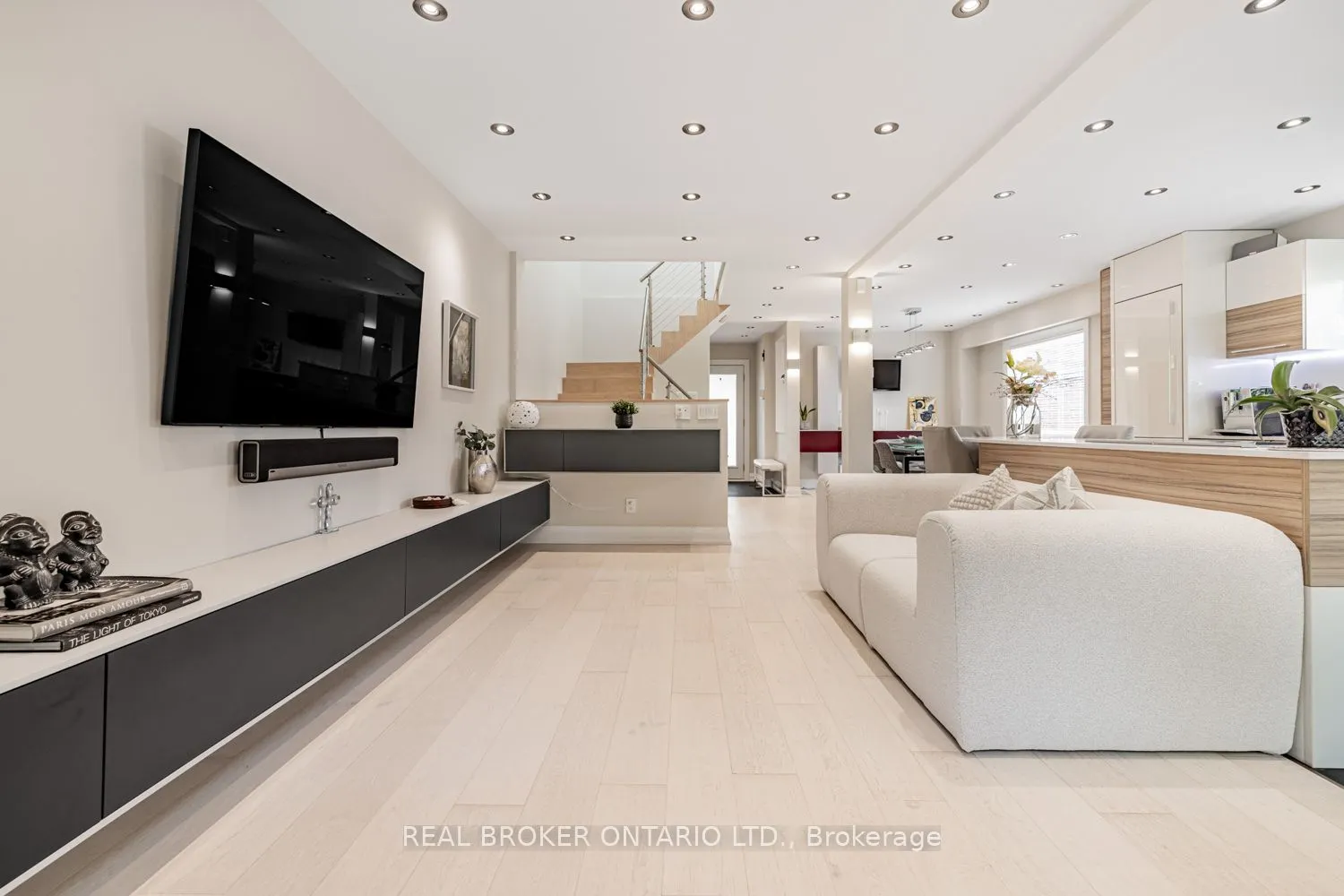 57 Glenmanor Way