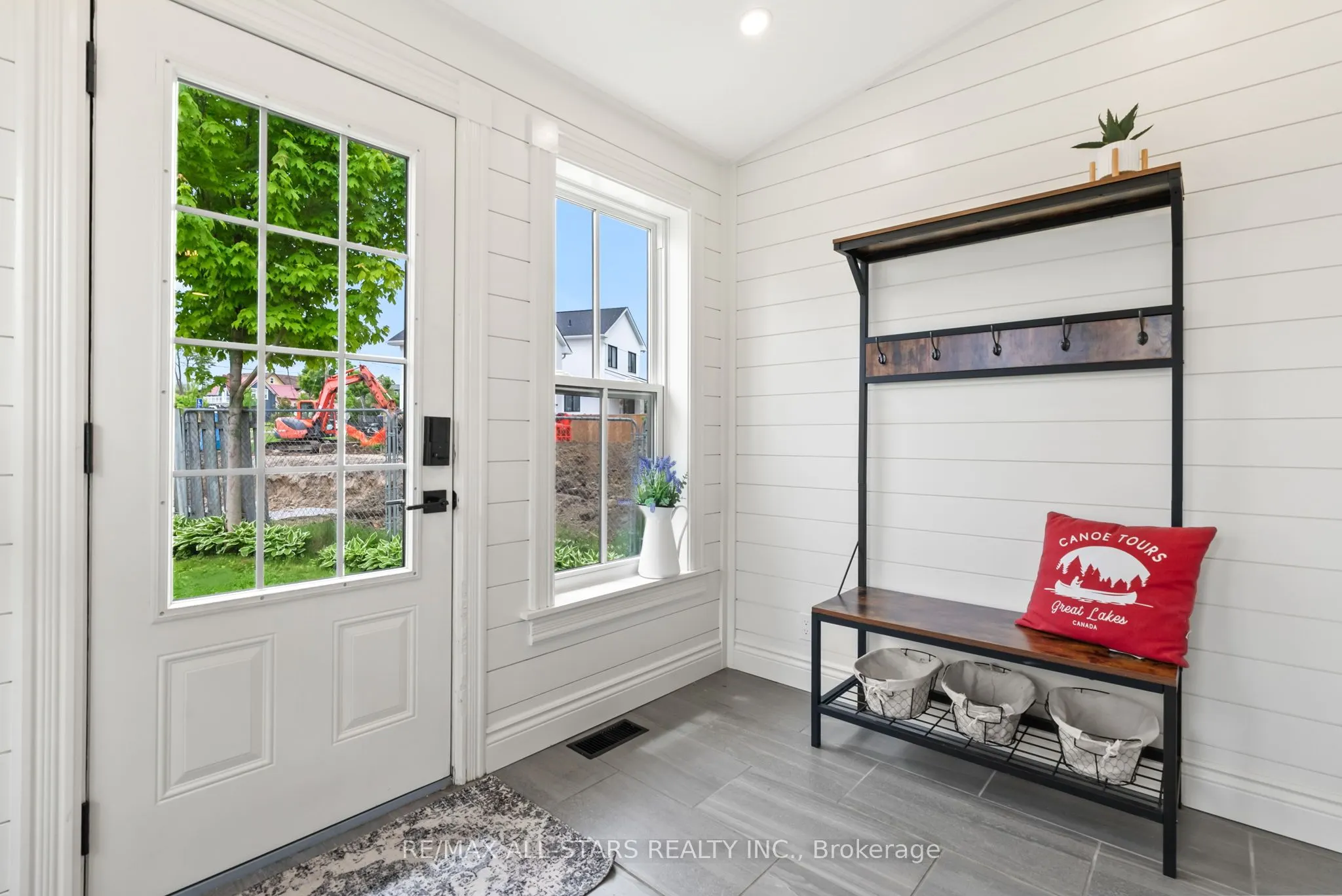 31 King Street W