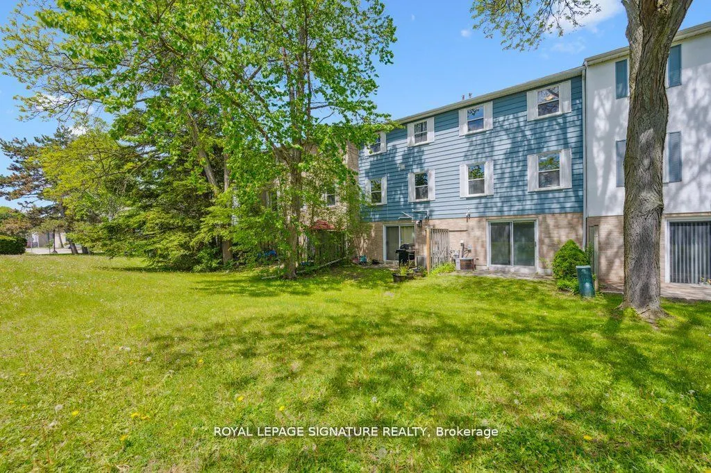 1856 John Street, #06