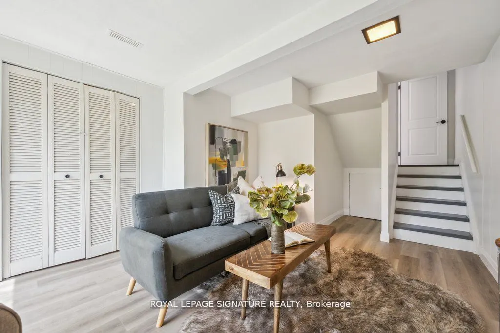 1856 John Street, #06