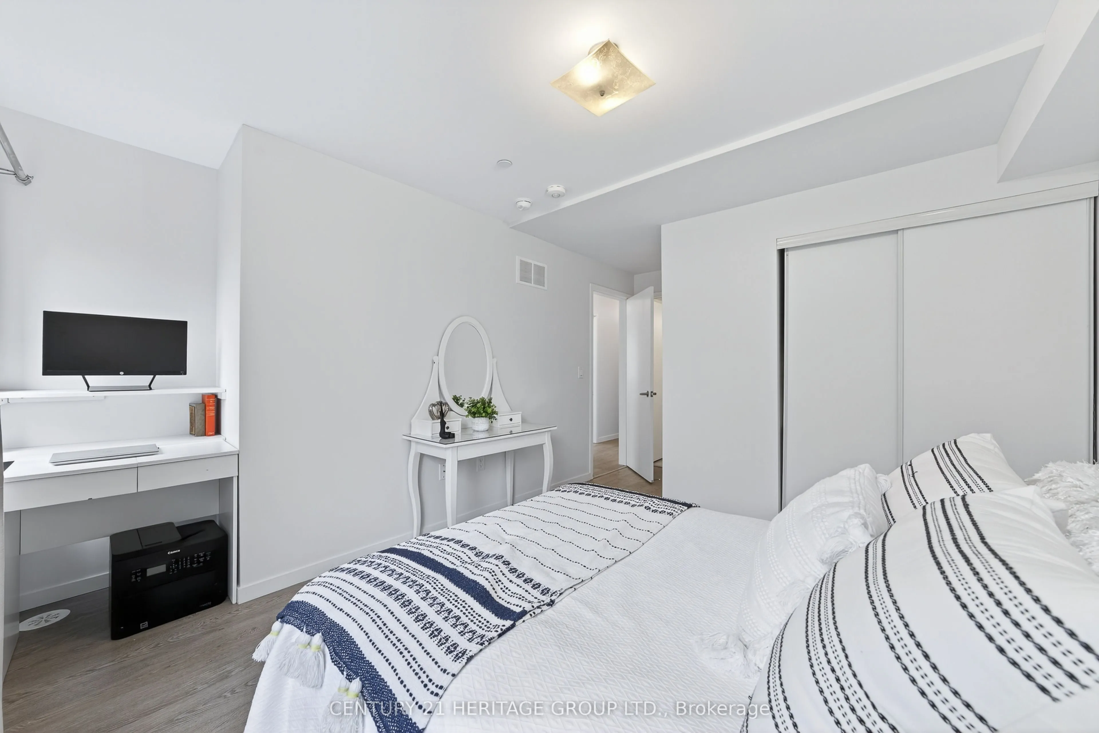 200 Alex Gardner Circle, #27