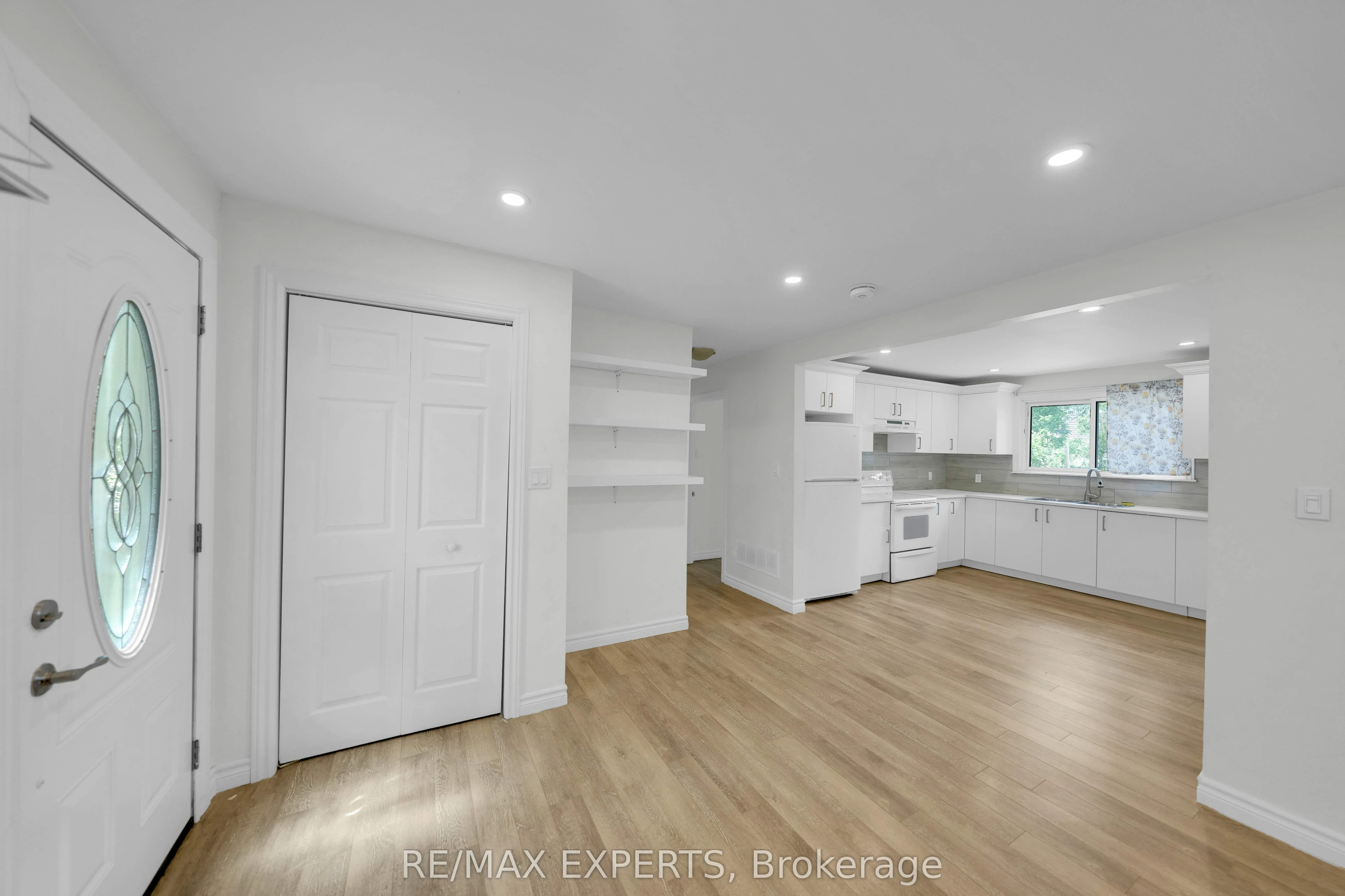 92 Tupper Street W, #Main