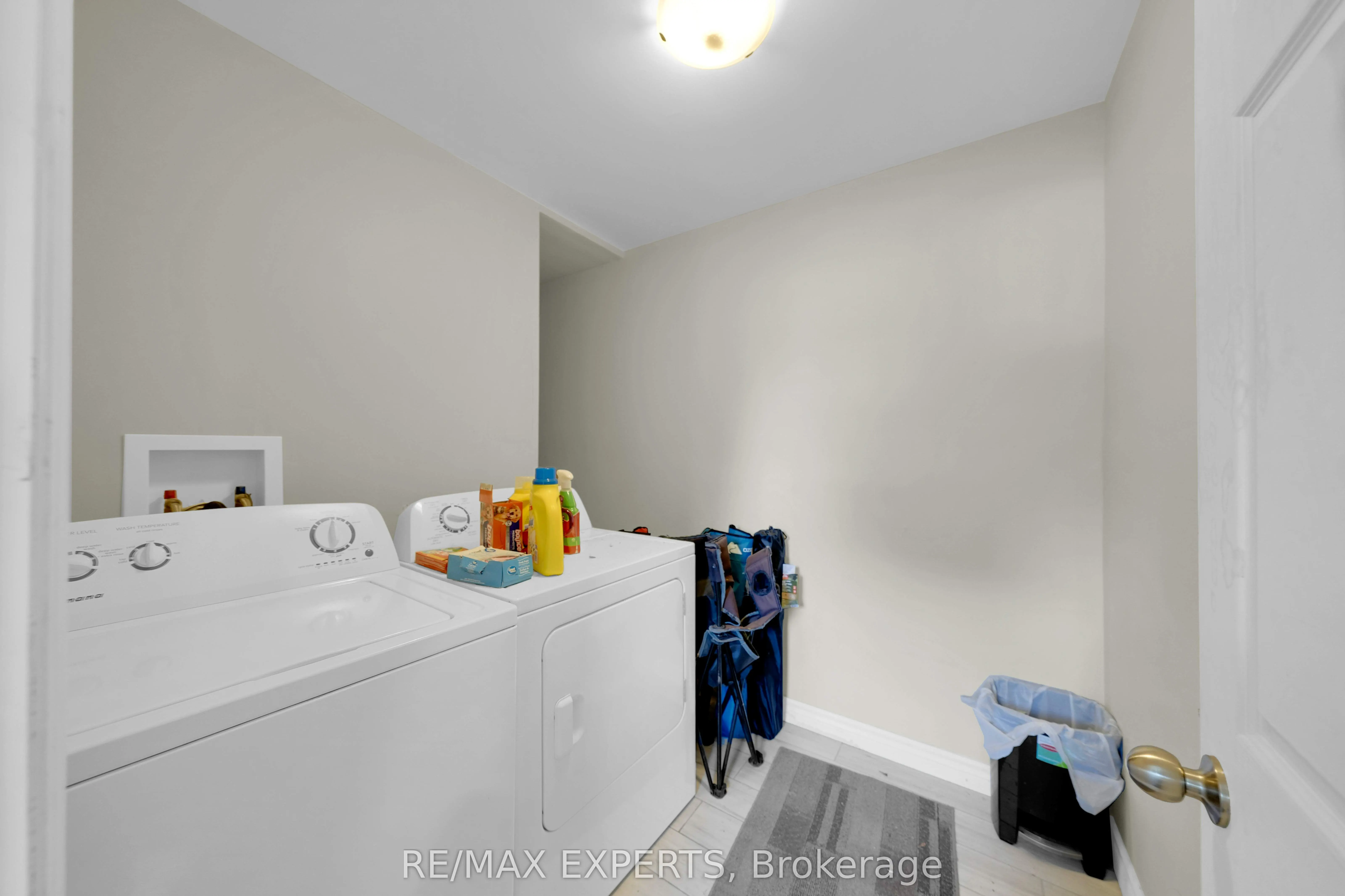 92 Tupper Street W, #Main